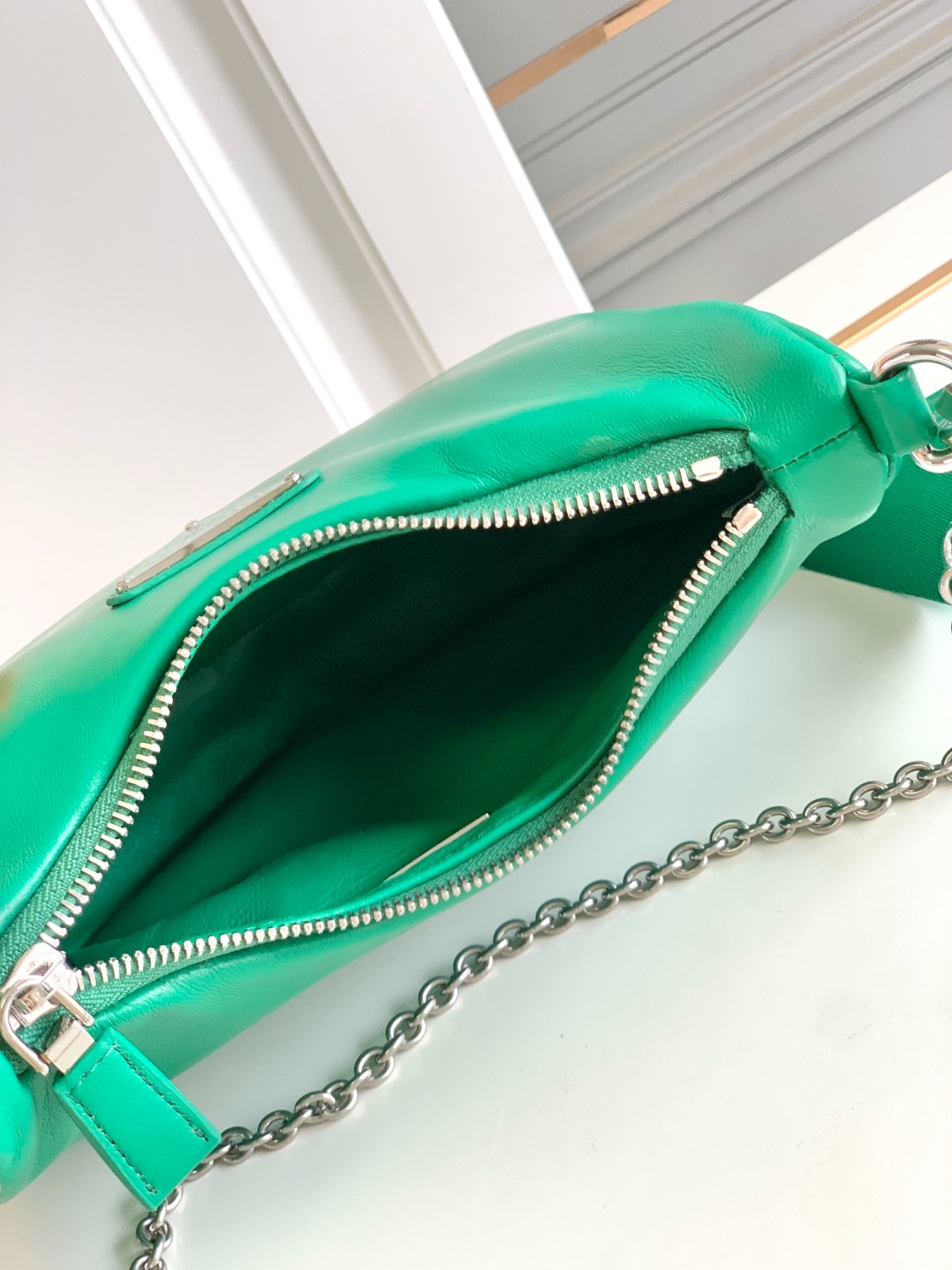 005 62123202 size 22x18x6.5cm