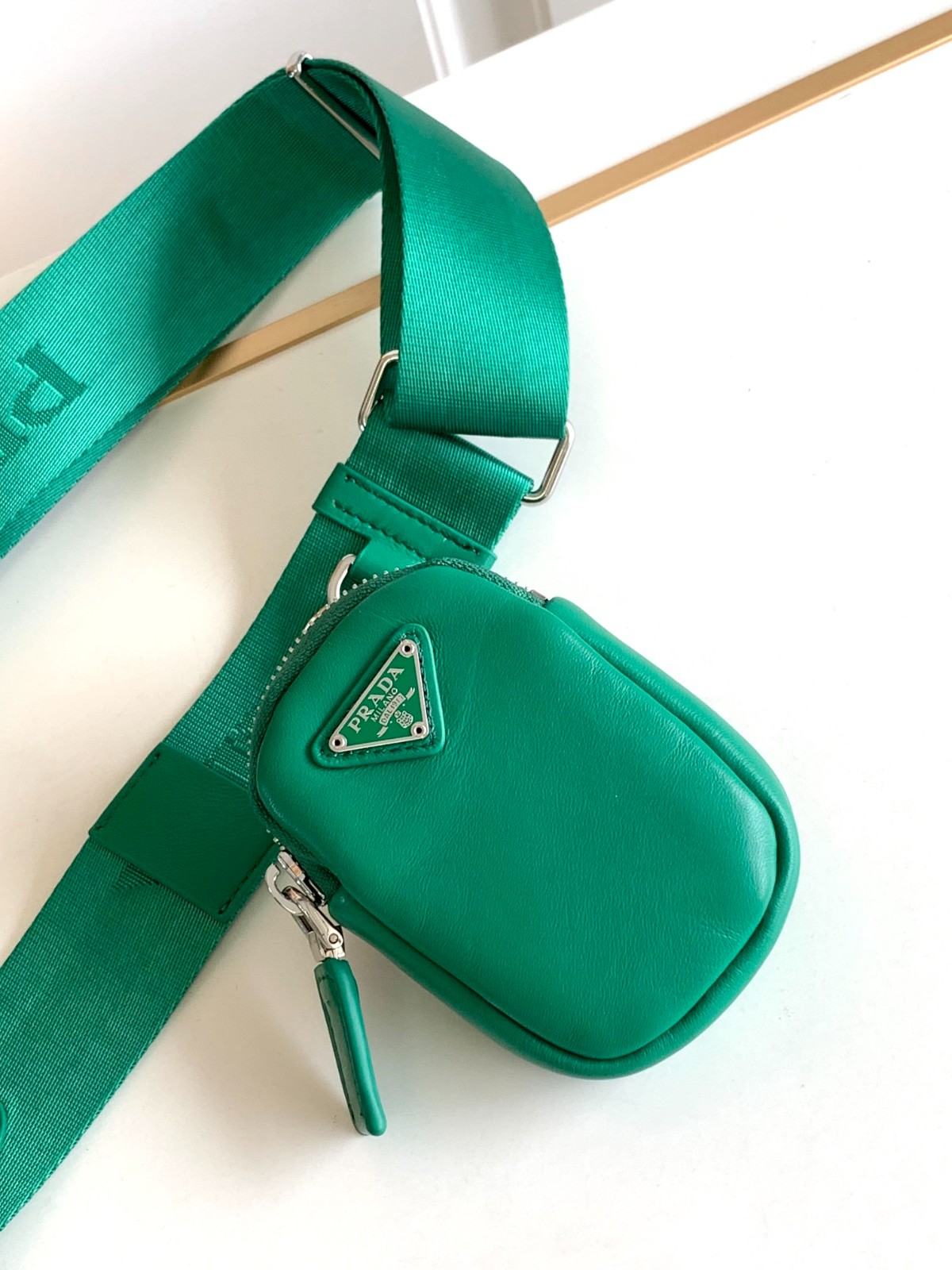 005 62123202 size 22x18x6.5cm