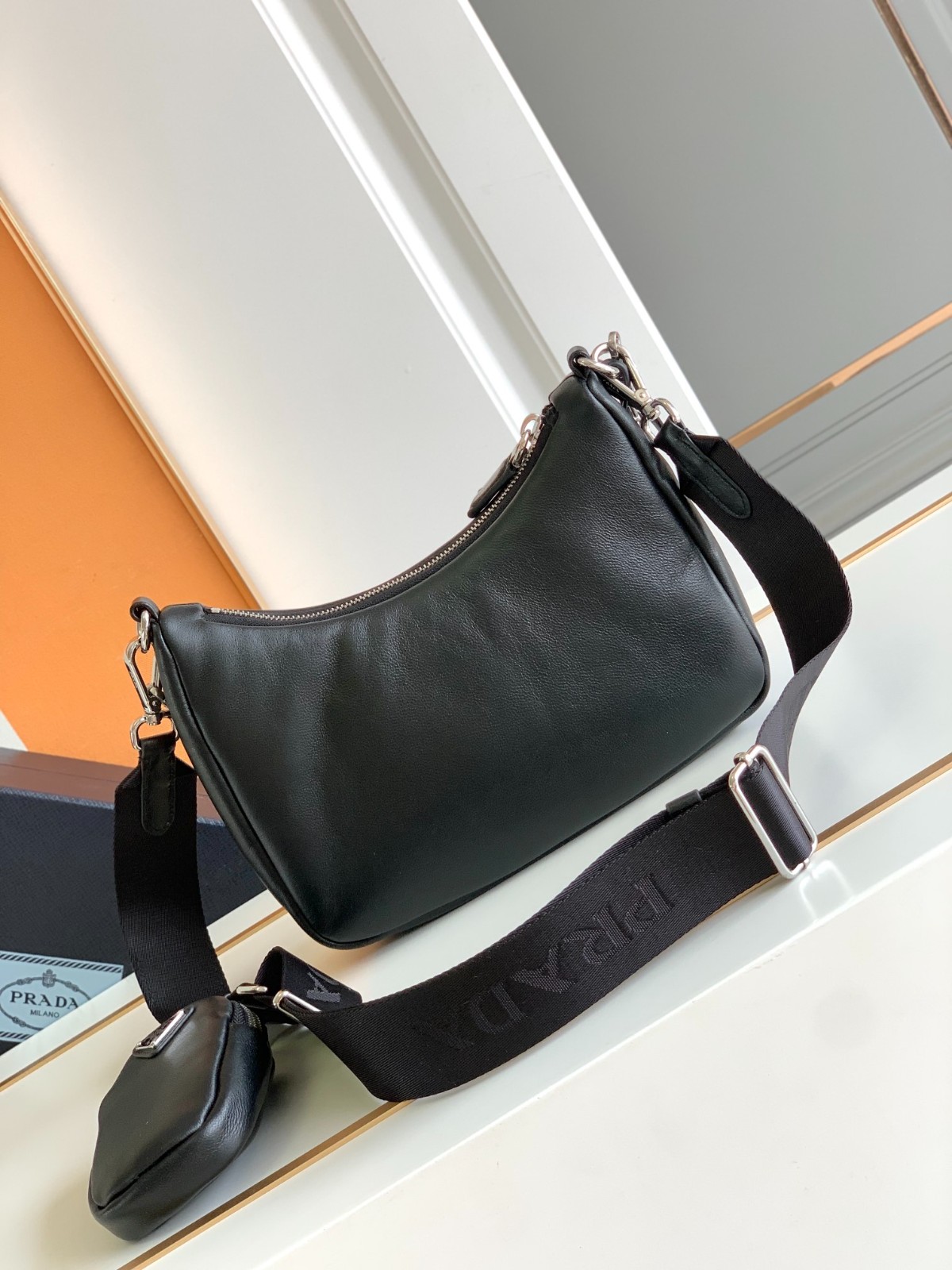 004 62123202 size 22x18x6.5cm