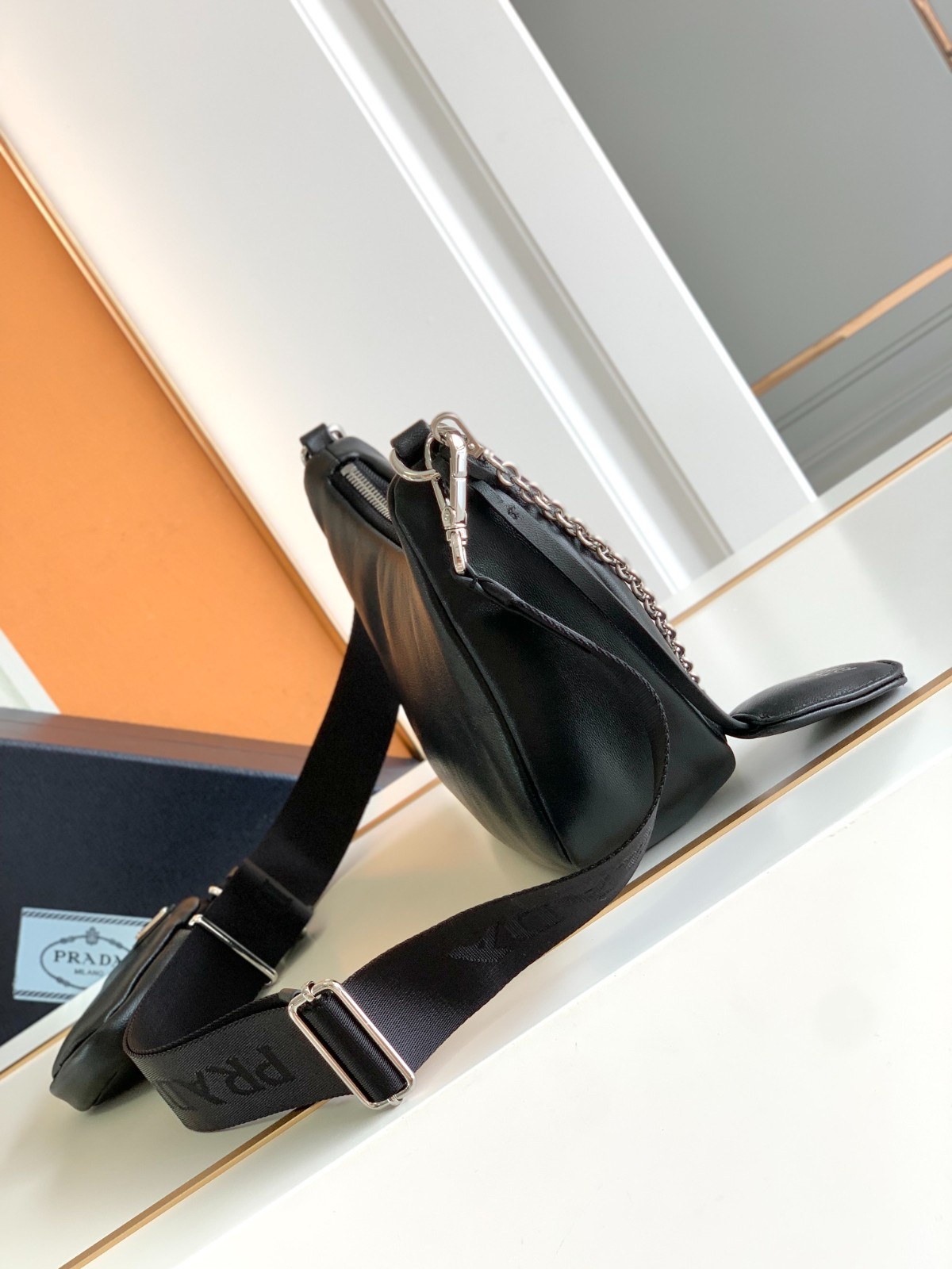 004 62123202 size 22x18x6.5cm