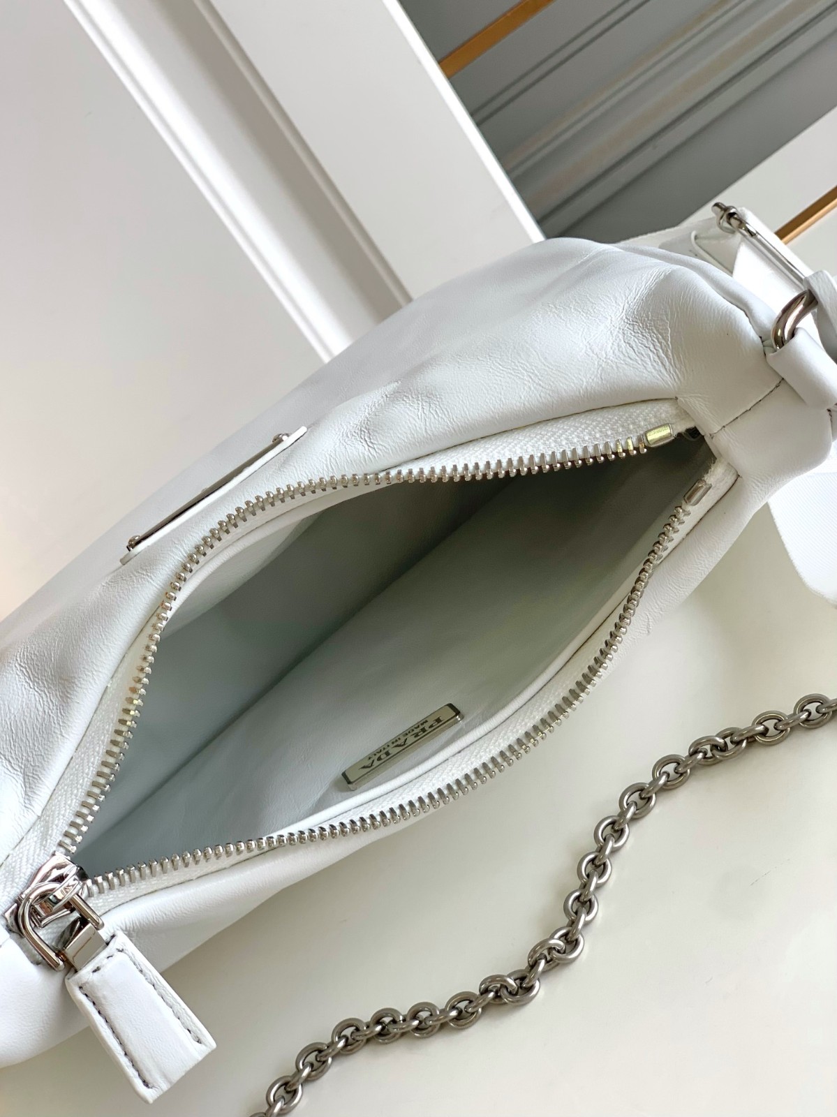 003 62123202 size 22x18x6.5cm
