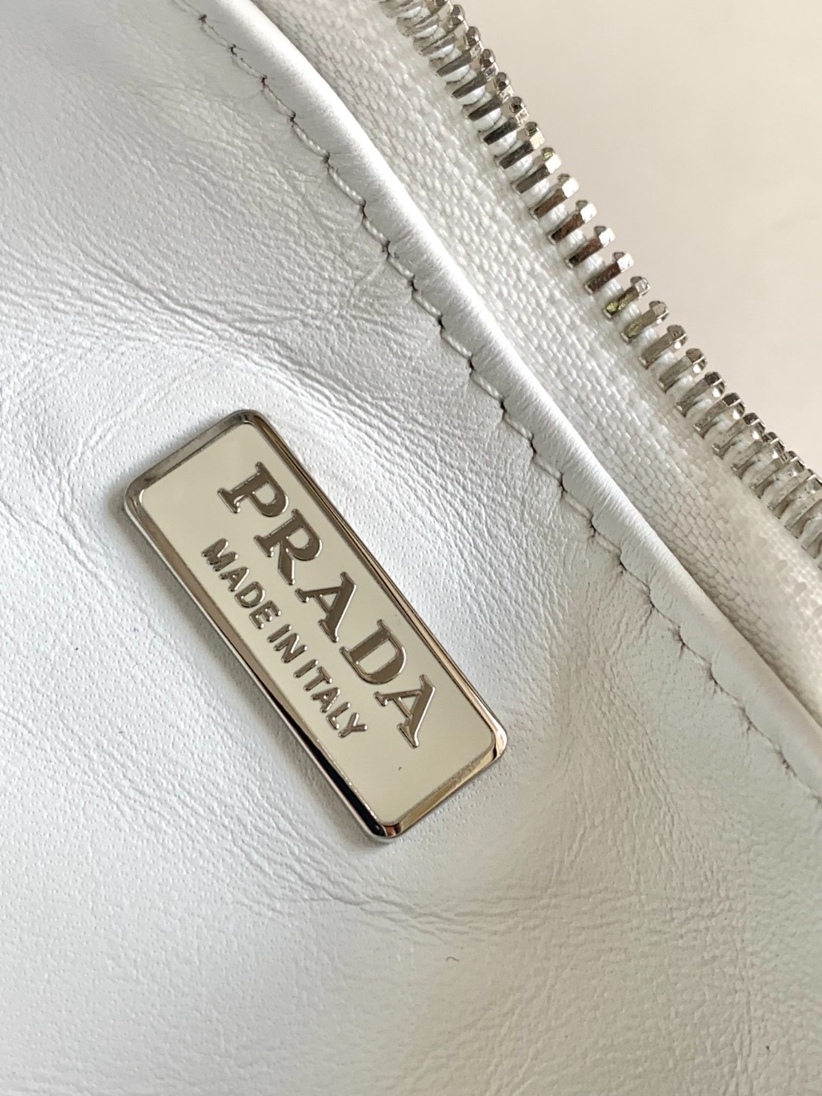 003 62123202 size 22x18x6.5cm