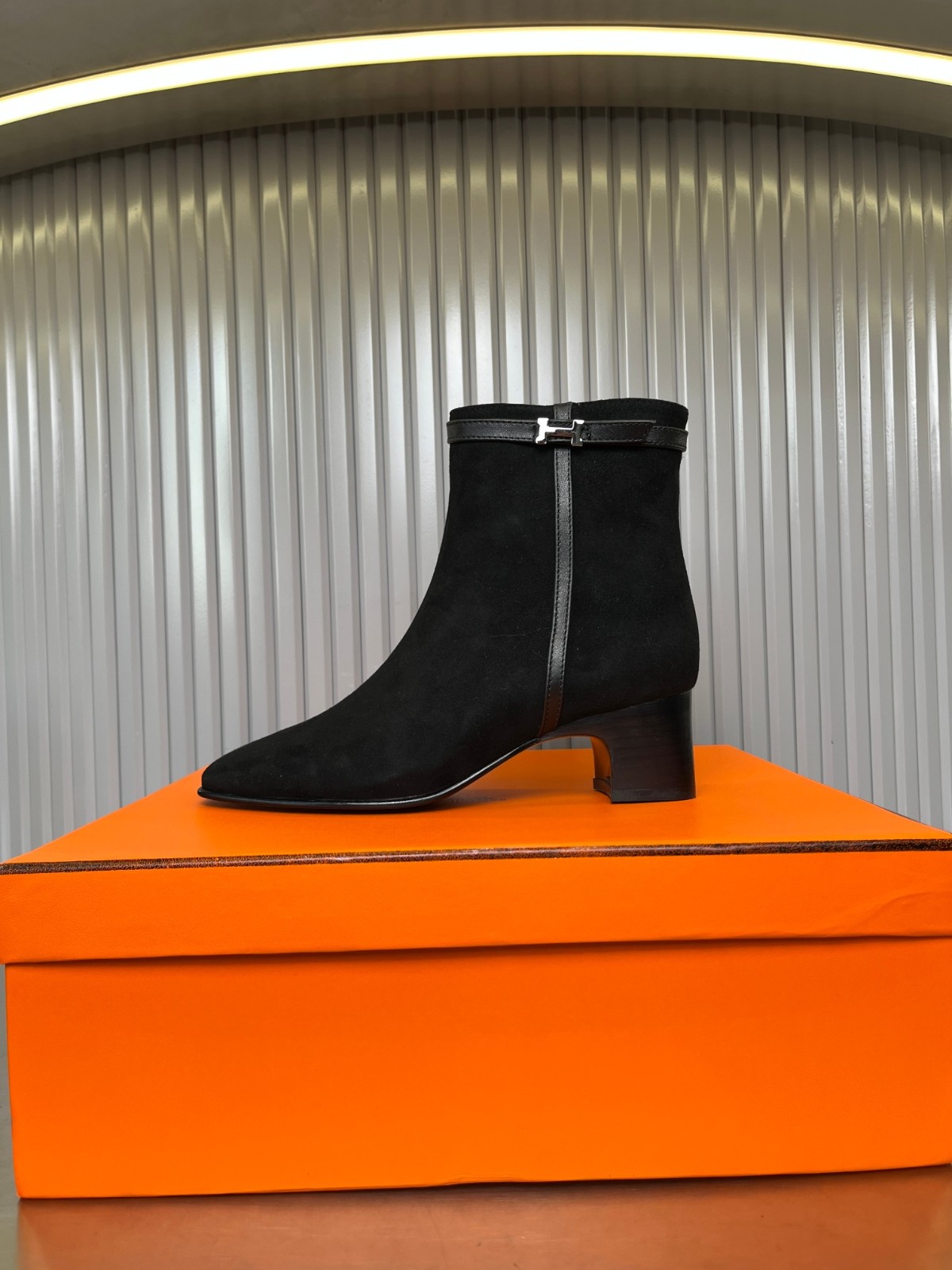 079 49123148 SIZE 35-40
