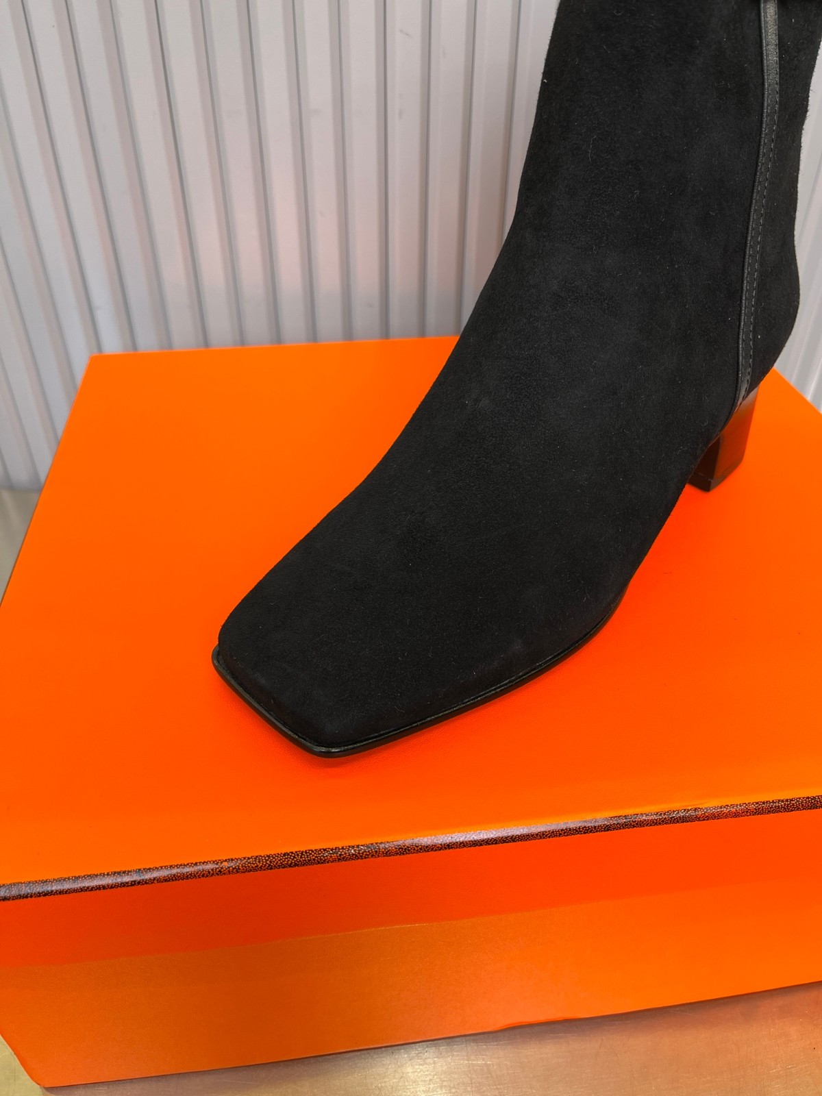 079 49123148 SIZE 35-40