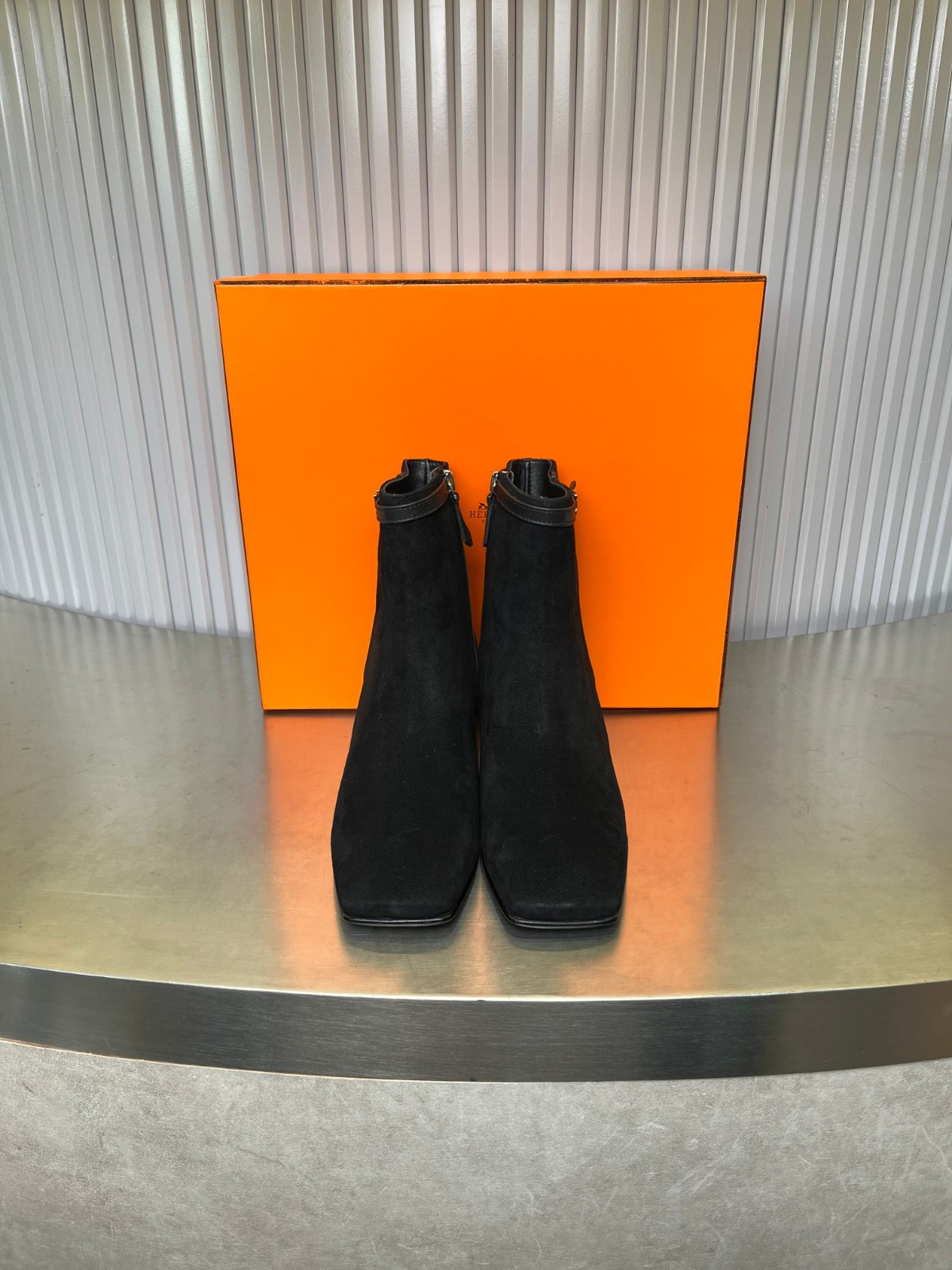 079 49123148 SIZE 35-40