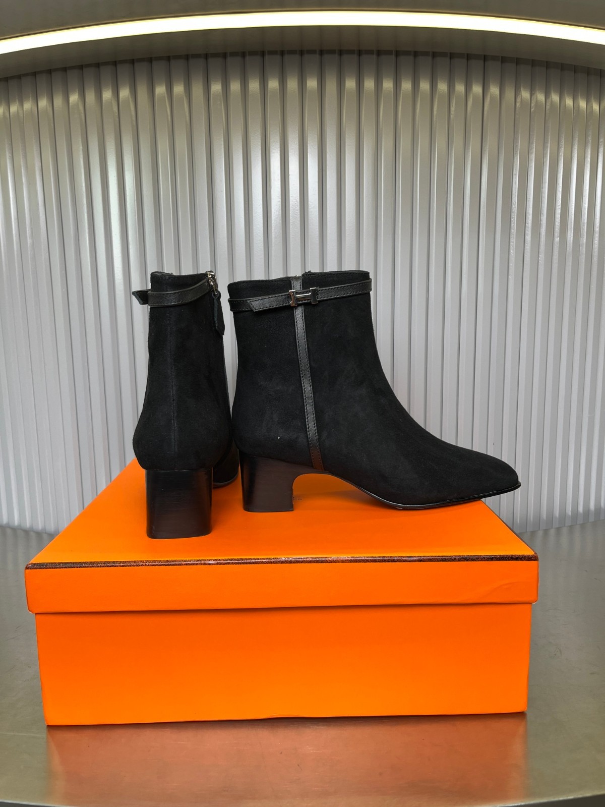 079 49123148 SIZE 35-40