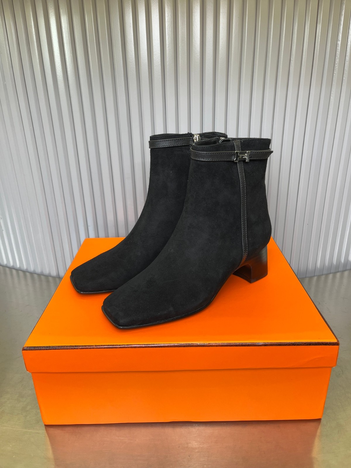 079 49123148 SIZE 35-40