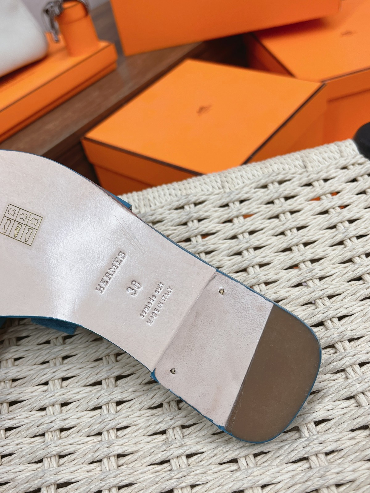 046 34123113 SIZE 35-40