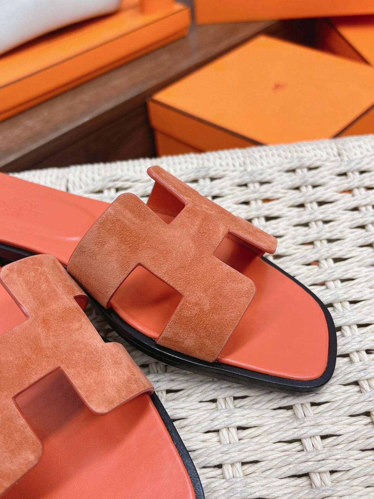 044 34123113 SIZE 35-40