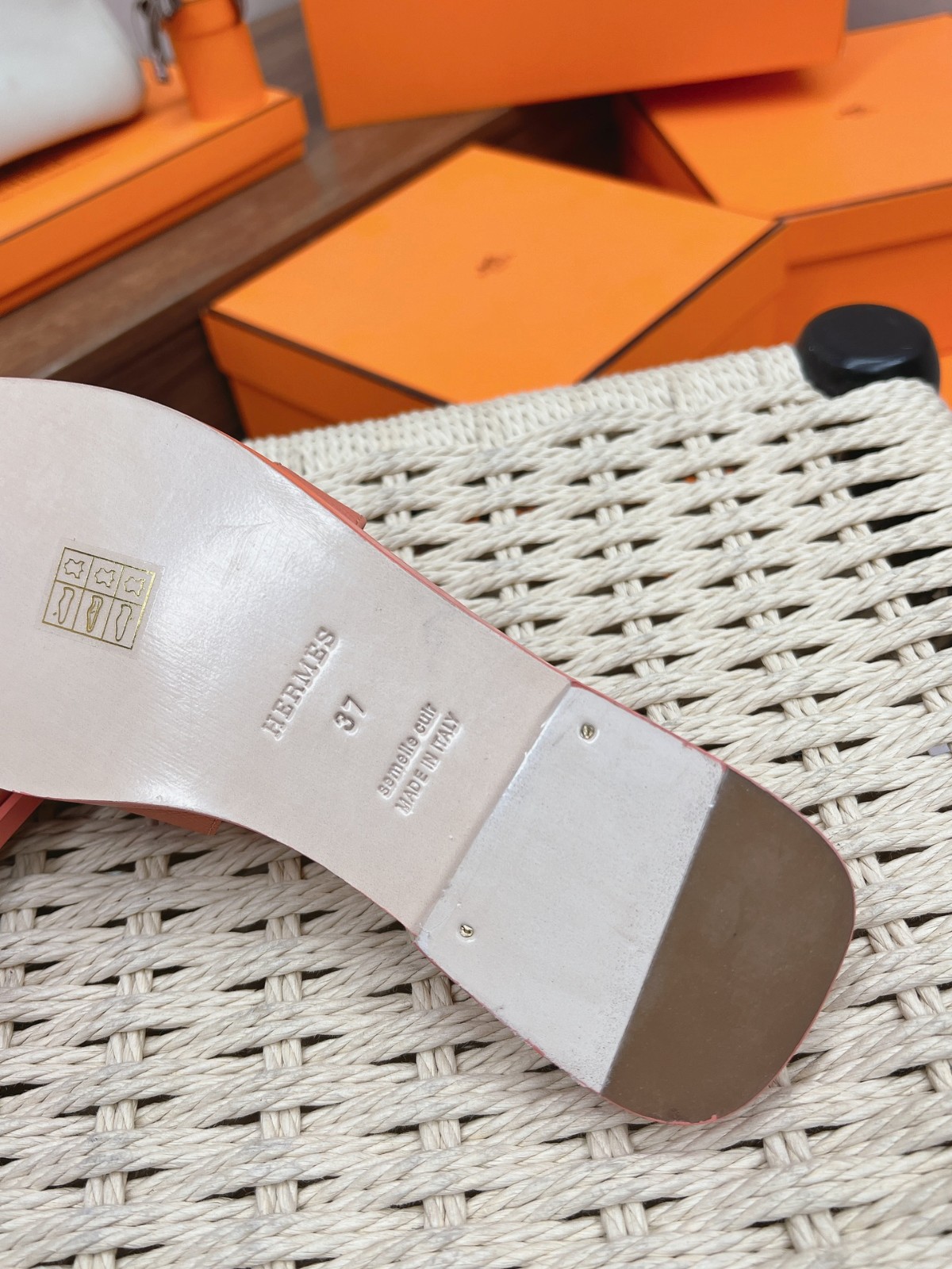 039 34123113 SIZE 35-40
