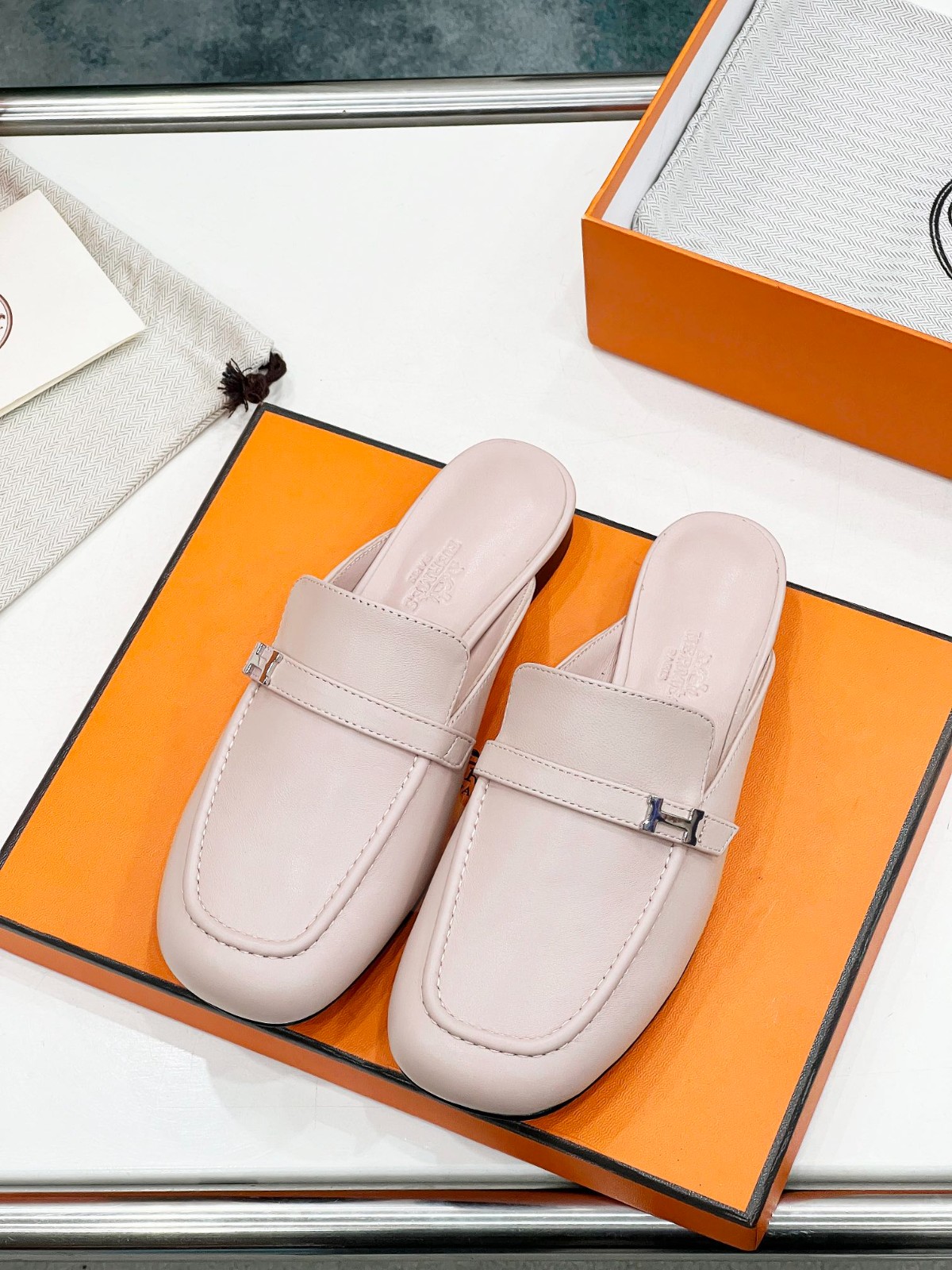 008 36123132 size 35-42