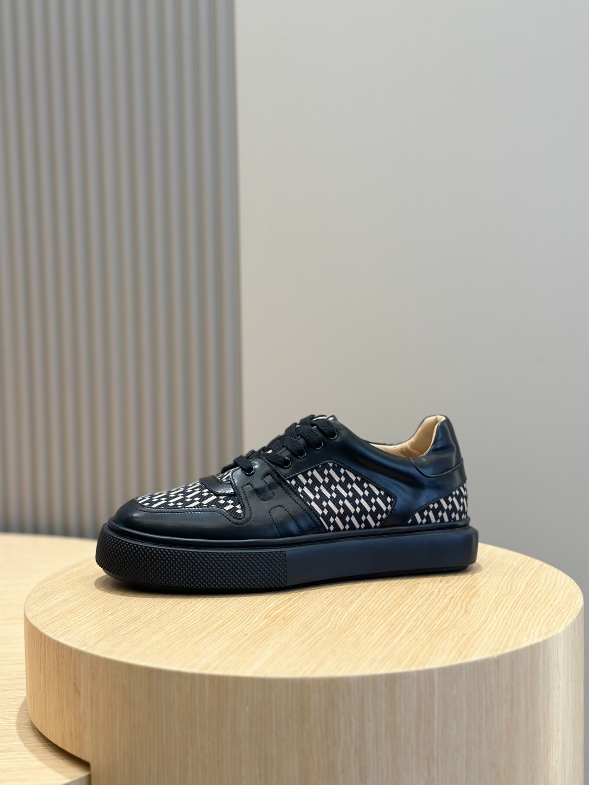 007 43123184 size 38-45