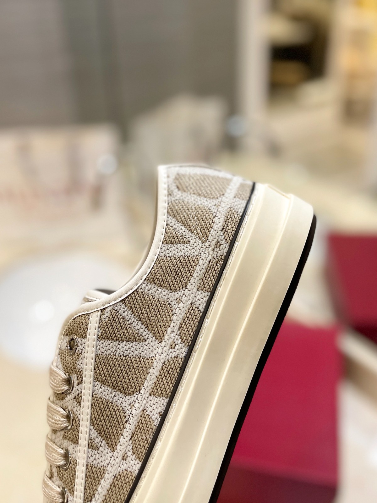061 30123104 SIZE 35-46