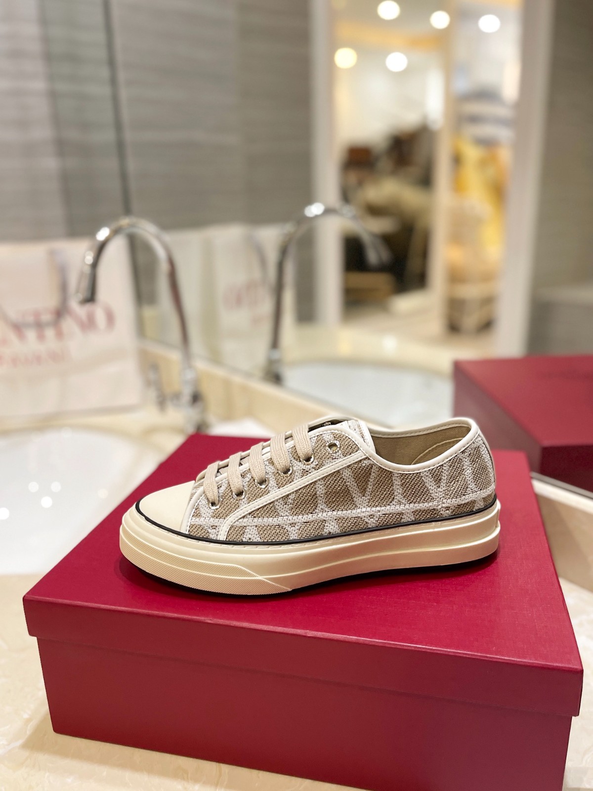 061 30123104 SIZE 35-46