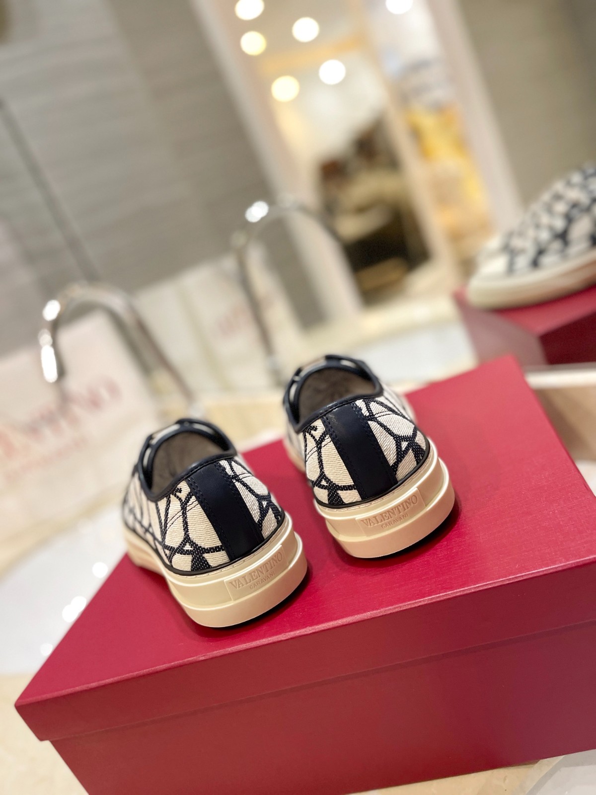 060 30123104 SIZE 35-46
