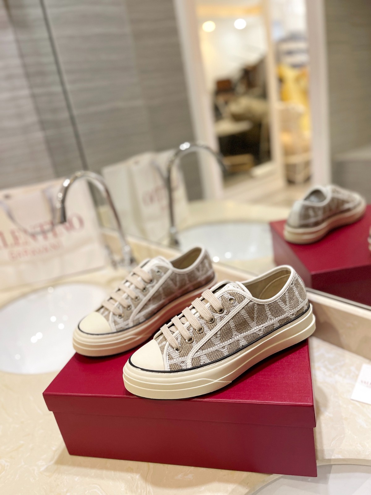 061 30123104 SIZE 35-46