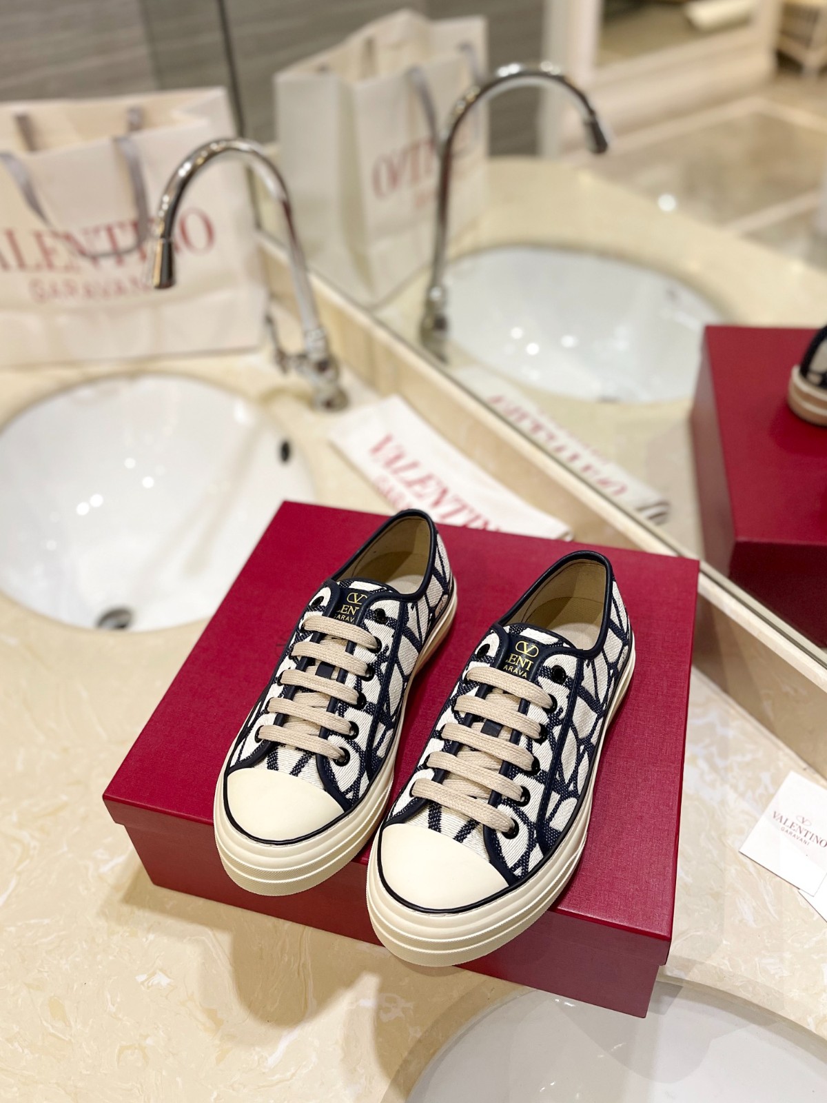 060 30123104 SIZE 35-46