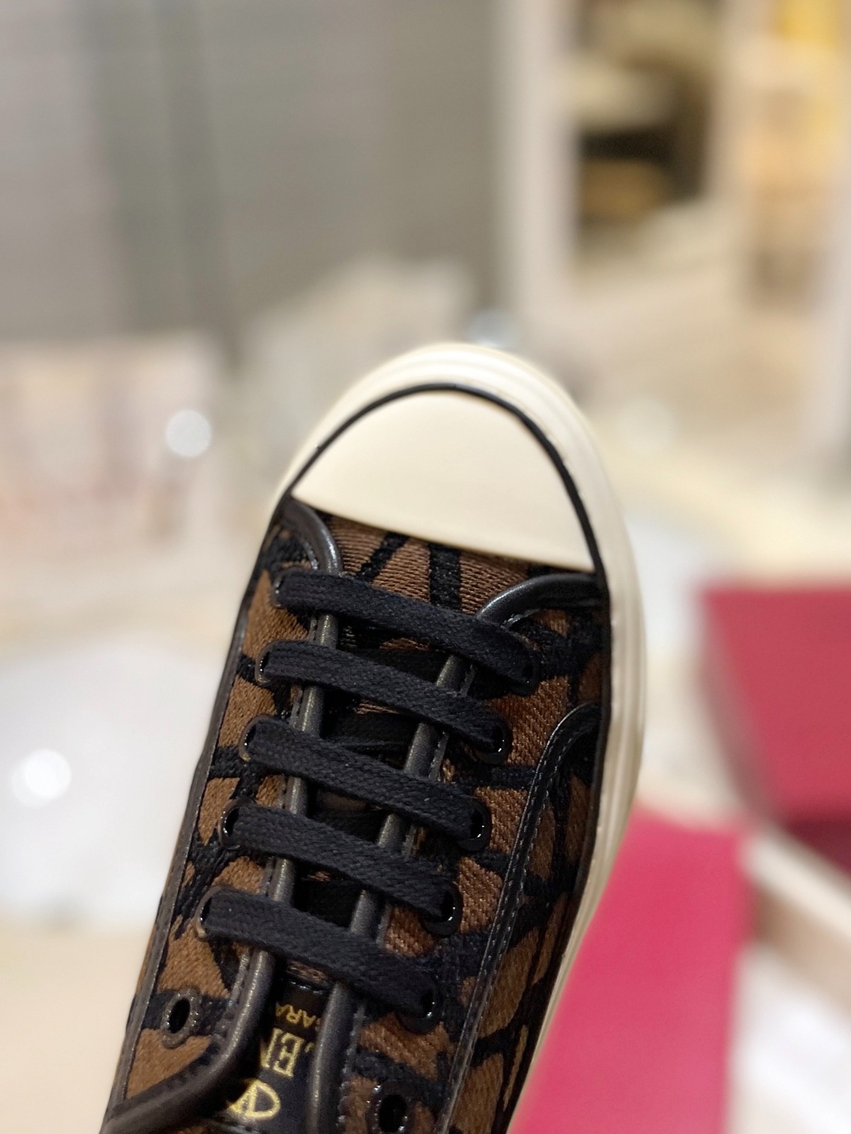 055 30123104 SIZE 35-46