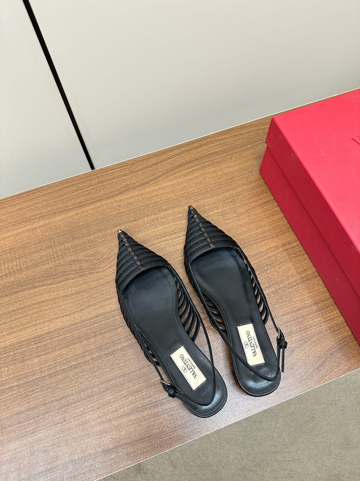 050 40123127 SIZE 35-41