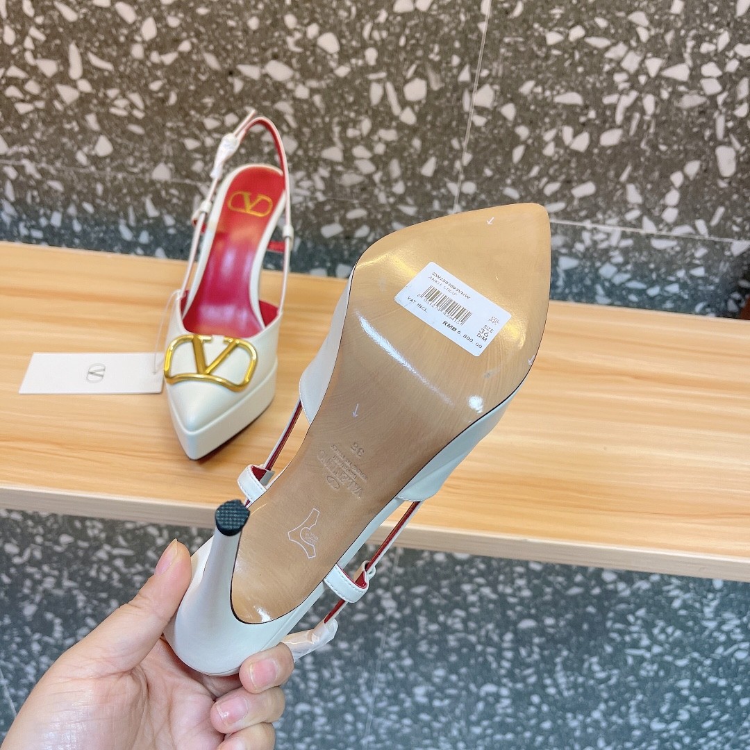 025 37123120 SIZE 35-42
