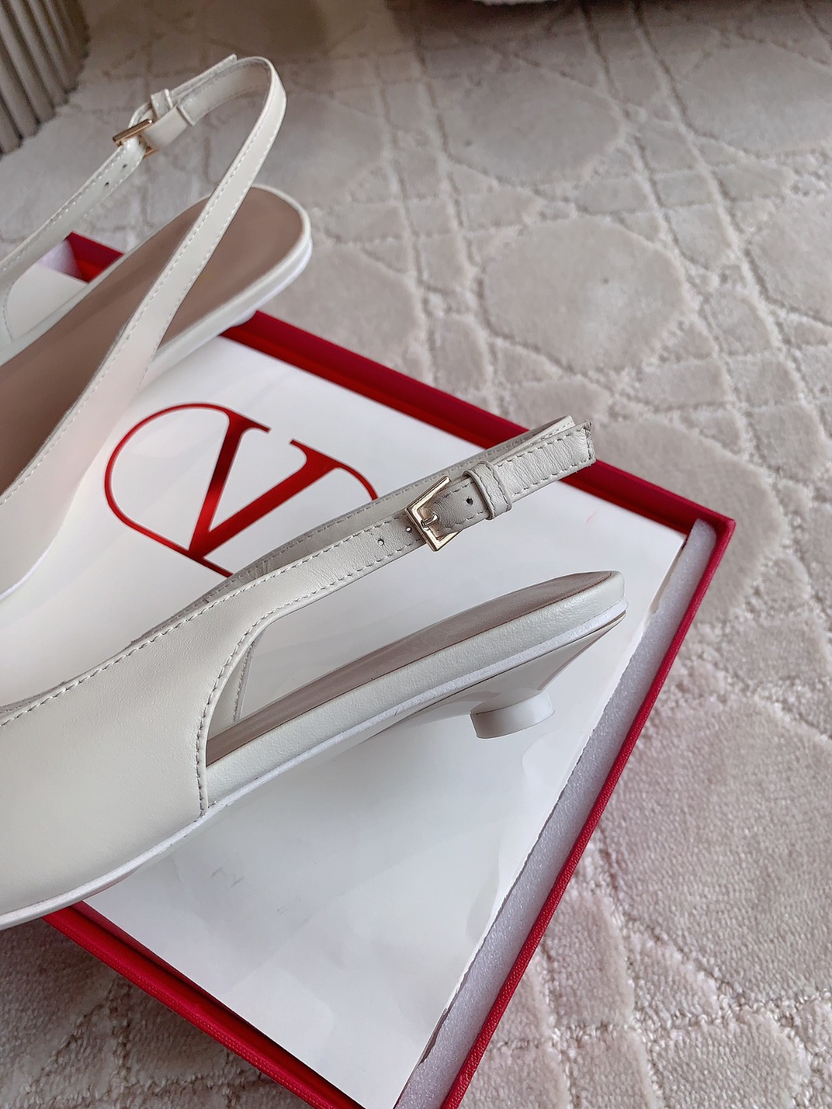 020 33123111 SIZE 35-42