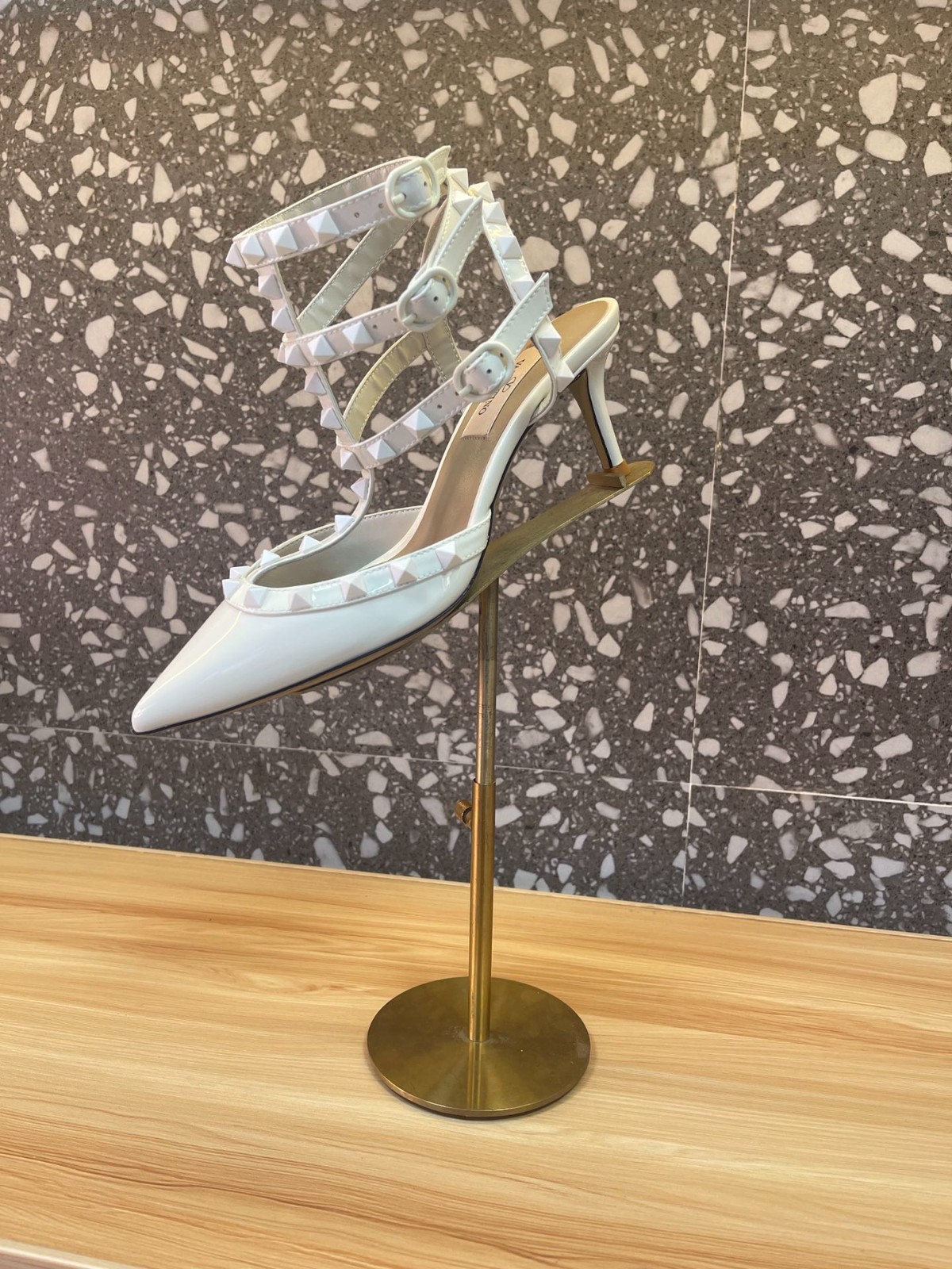 007 33123128 size 35-42 (heel 6.5cm;9.5cm)