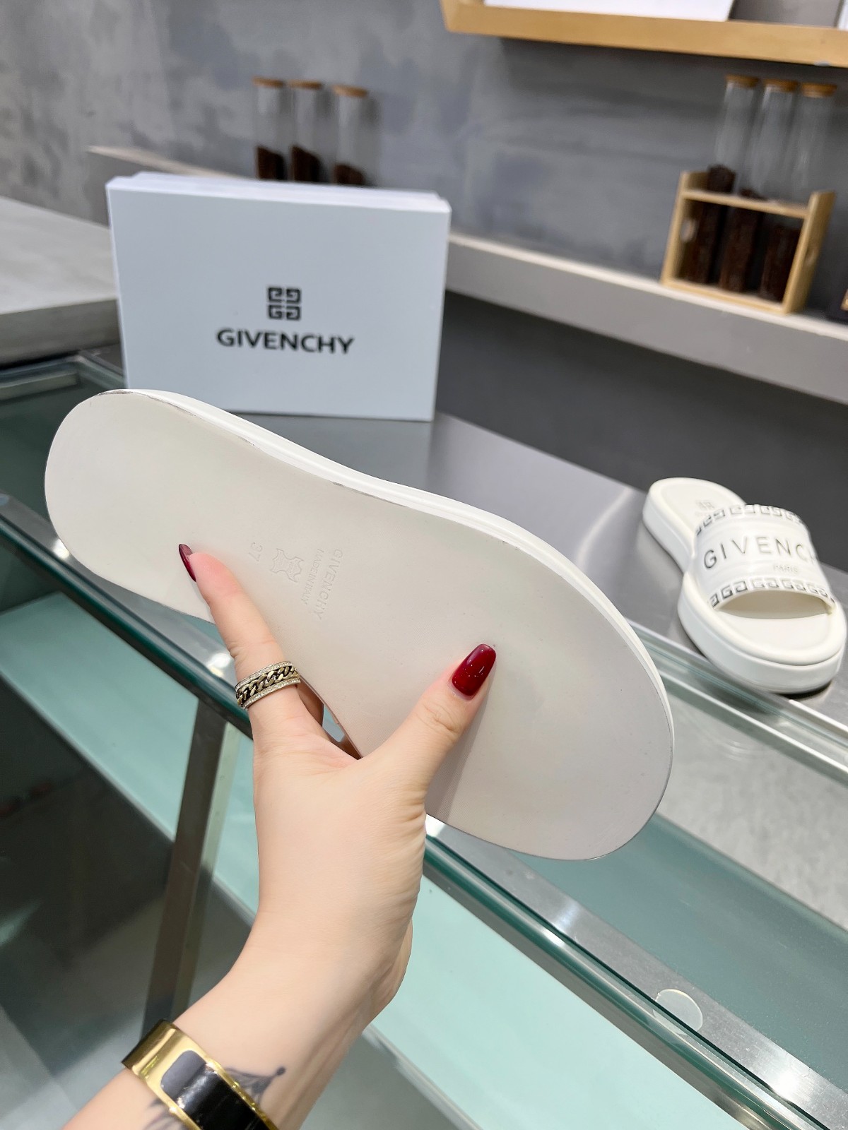 018 24123090 SIZE 35-42