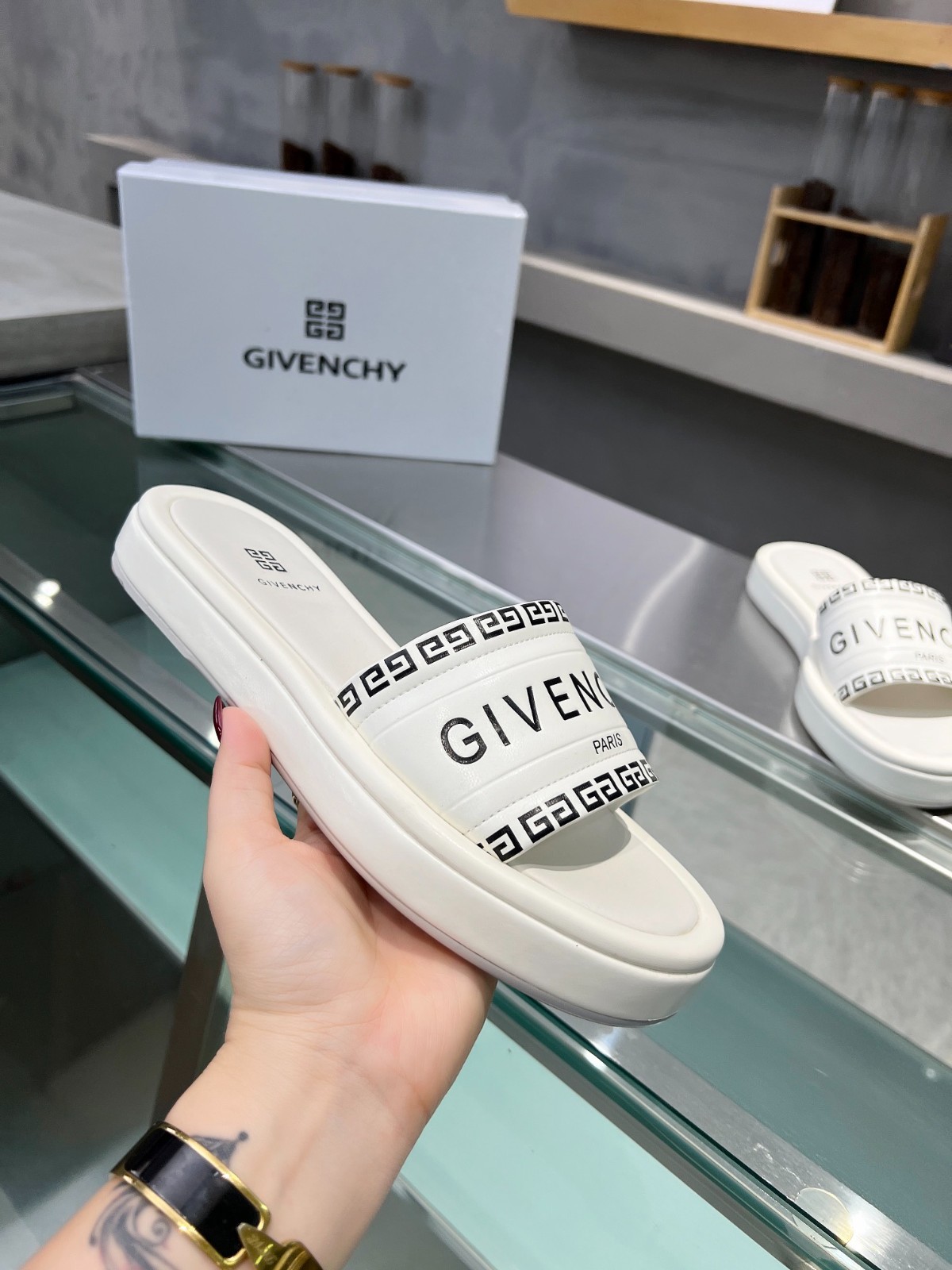 018 24123090 SIZE 35-42
