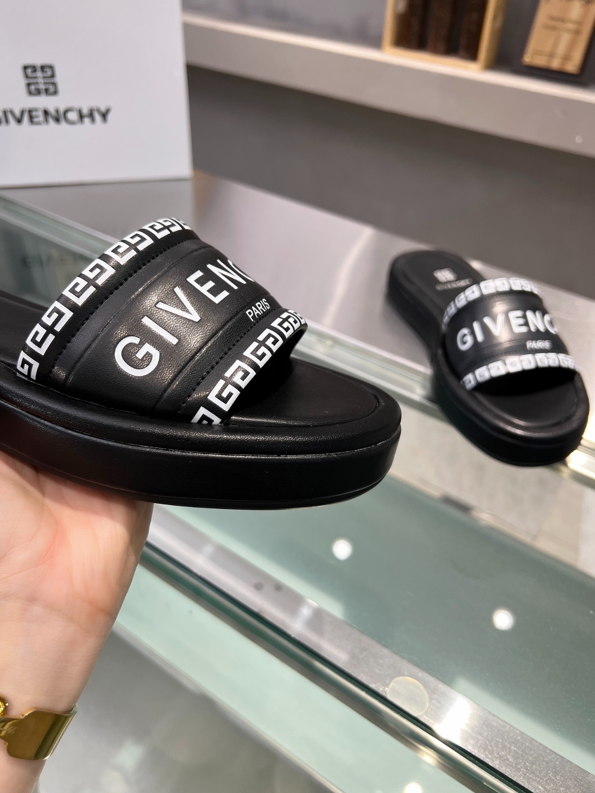 015 24123090 SIZE 35-42