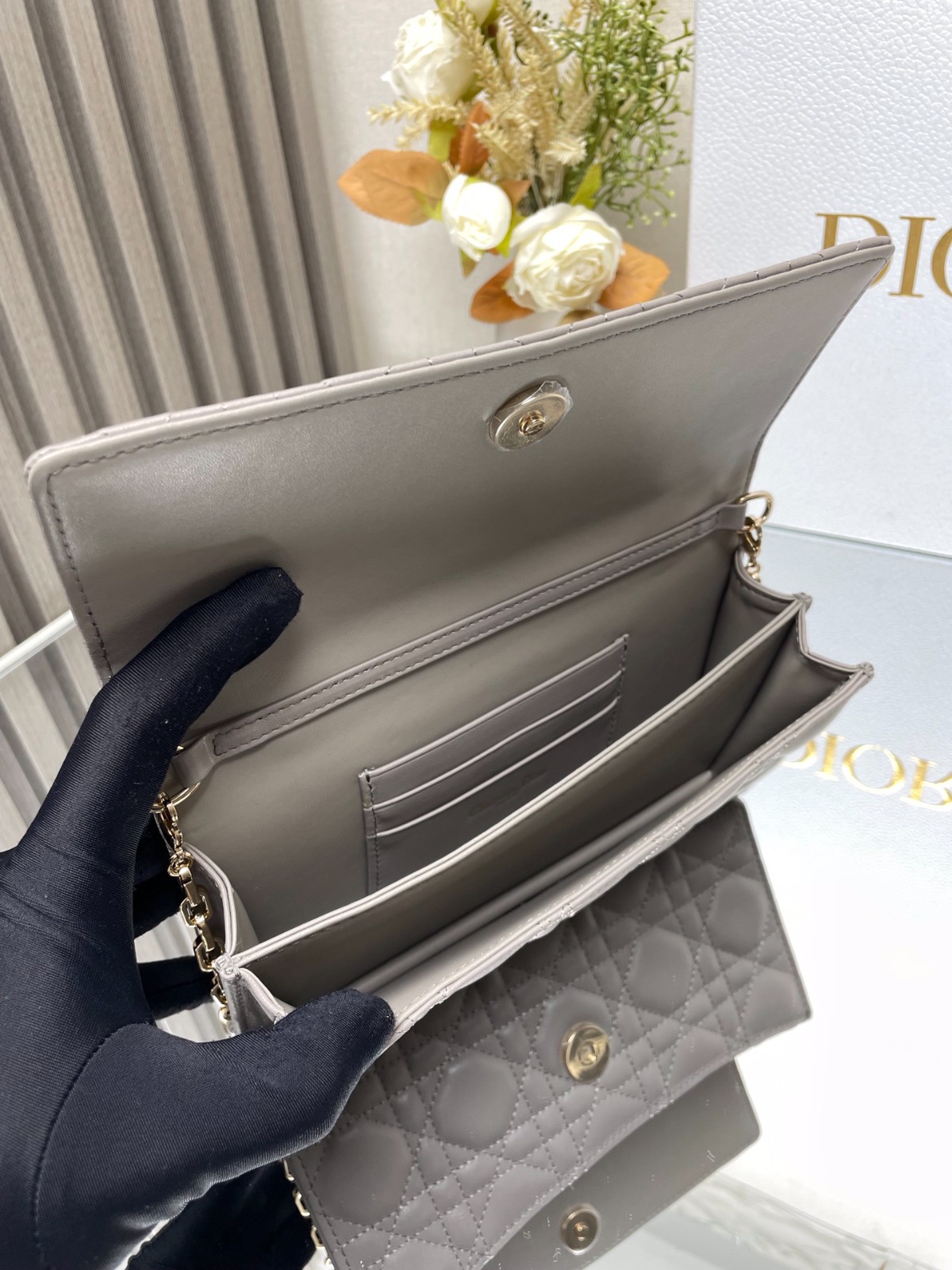 009 55123165 size 21x11.5x4.5cm