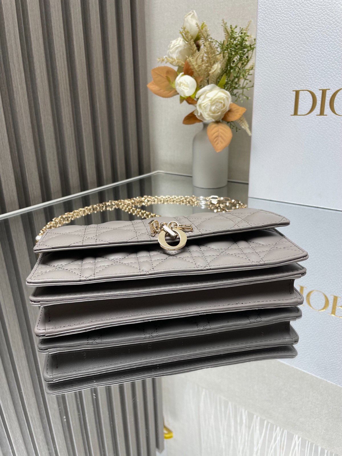 009 55123165 size 21x11.5x4.5cm