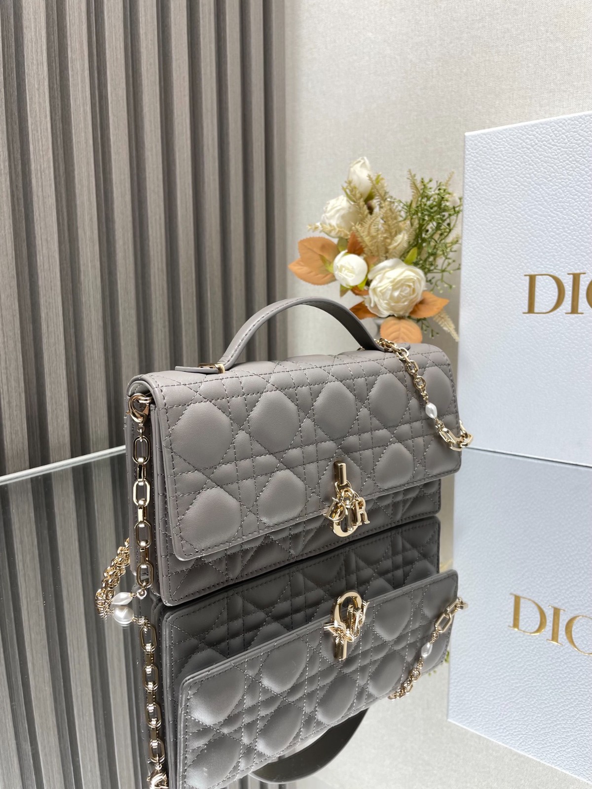 009 55123165 size 21x11.5x4.5cm