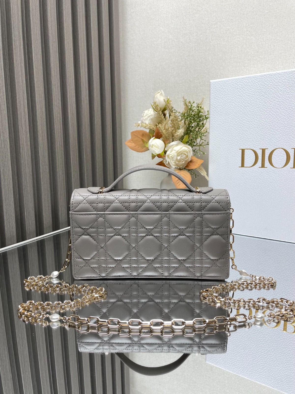 009 55123165 size 21x11.5x4.5cm