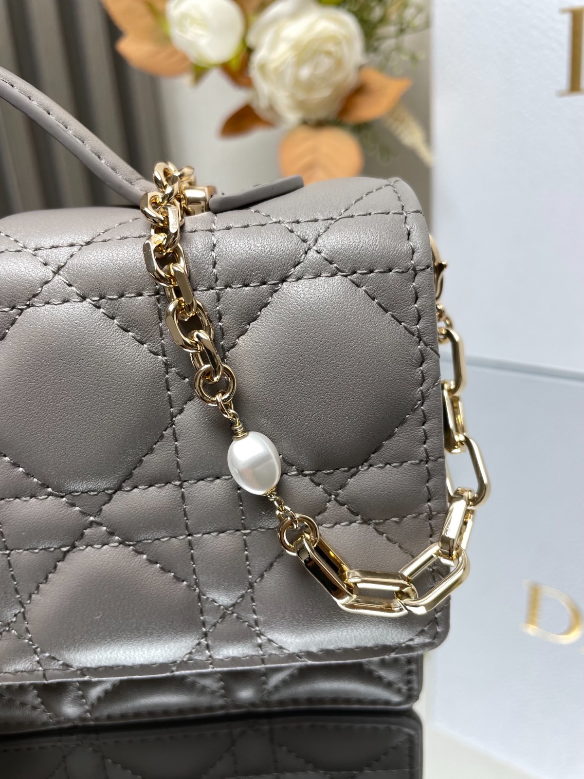 009 55123165 size 21x11.5x4.5cm