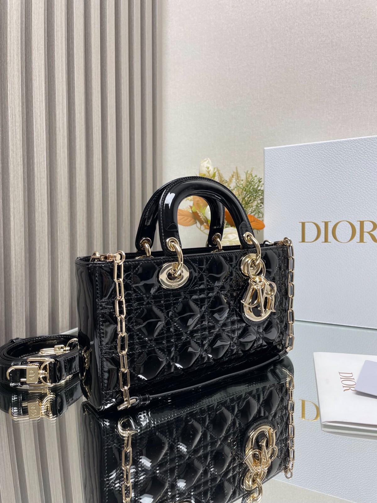 006 62123178 size 26x6x14cm
