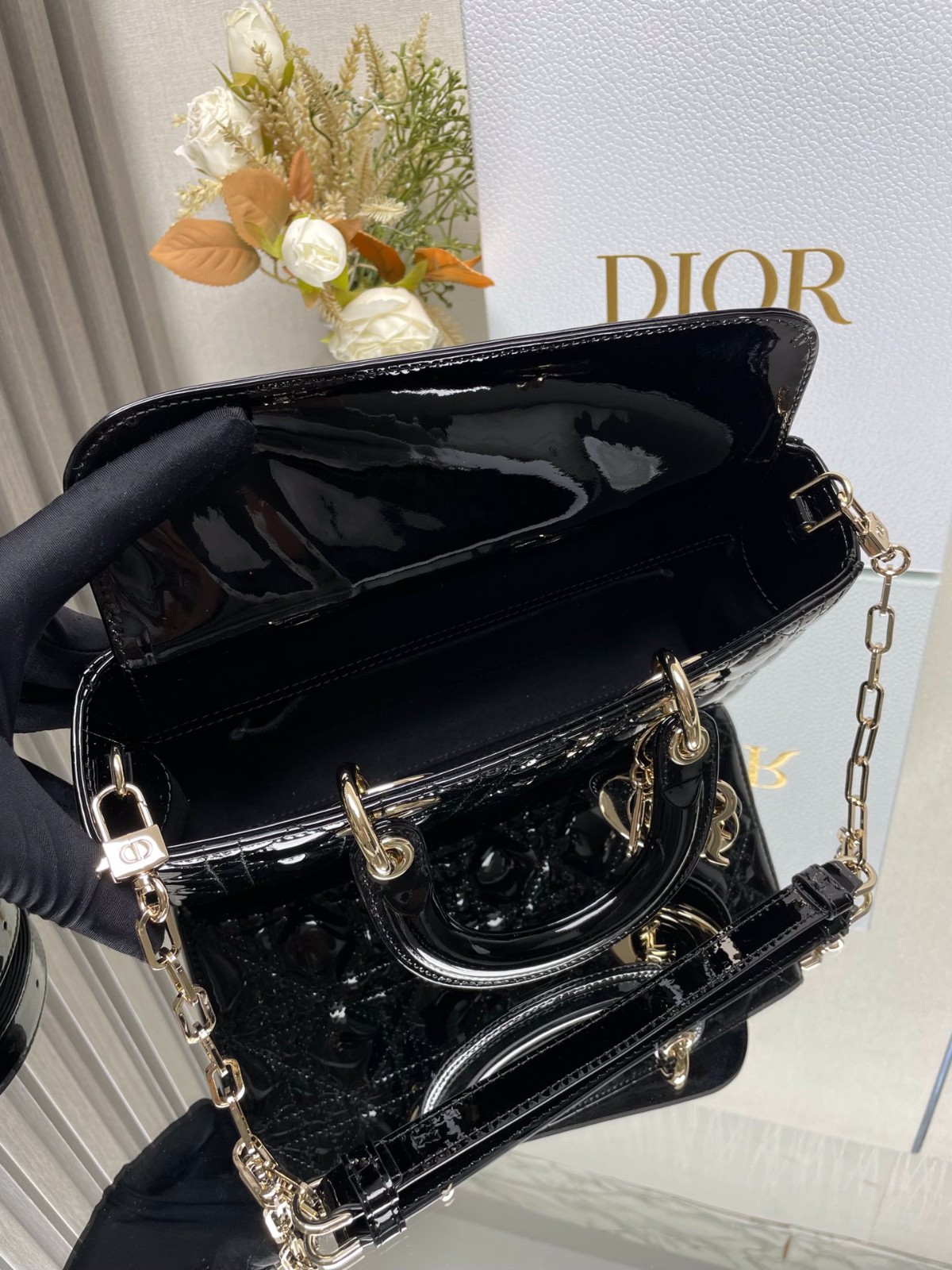 006 62123178 size 26x6x14cm