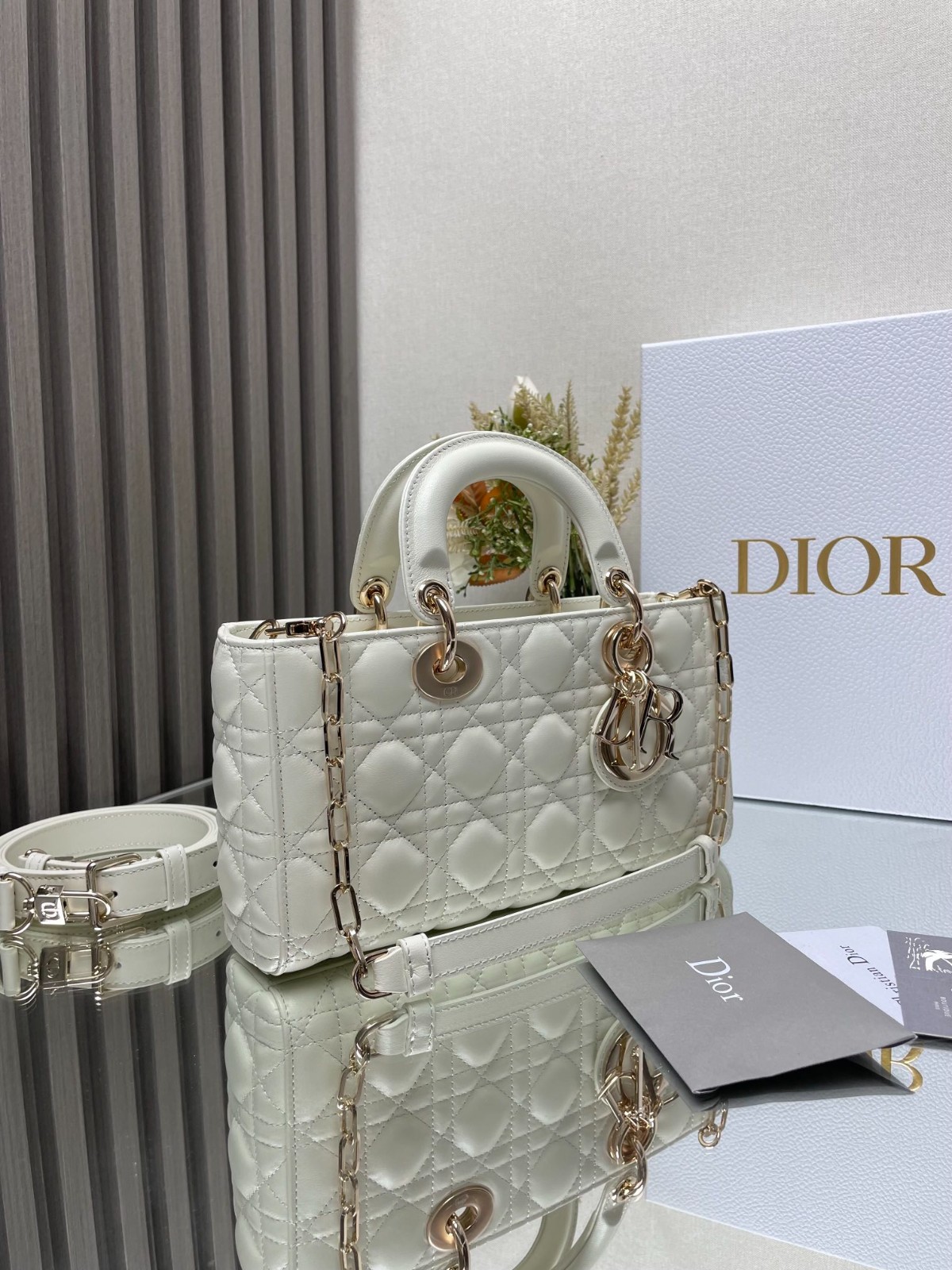 004 62123178 size 26×13.5×5 cm