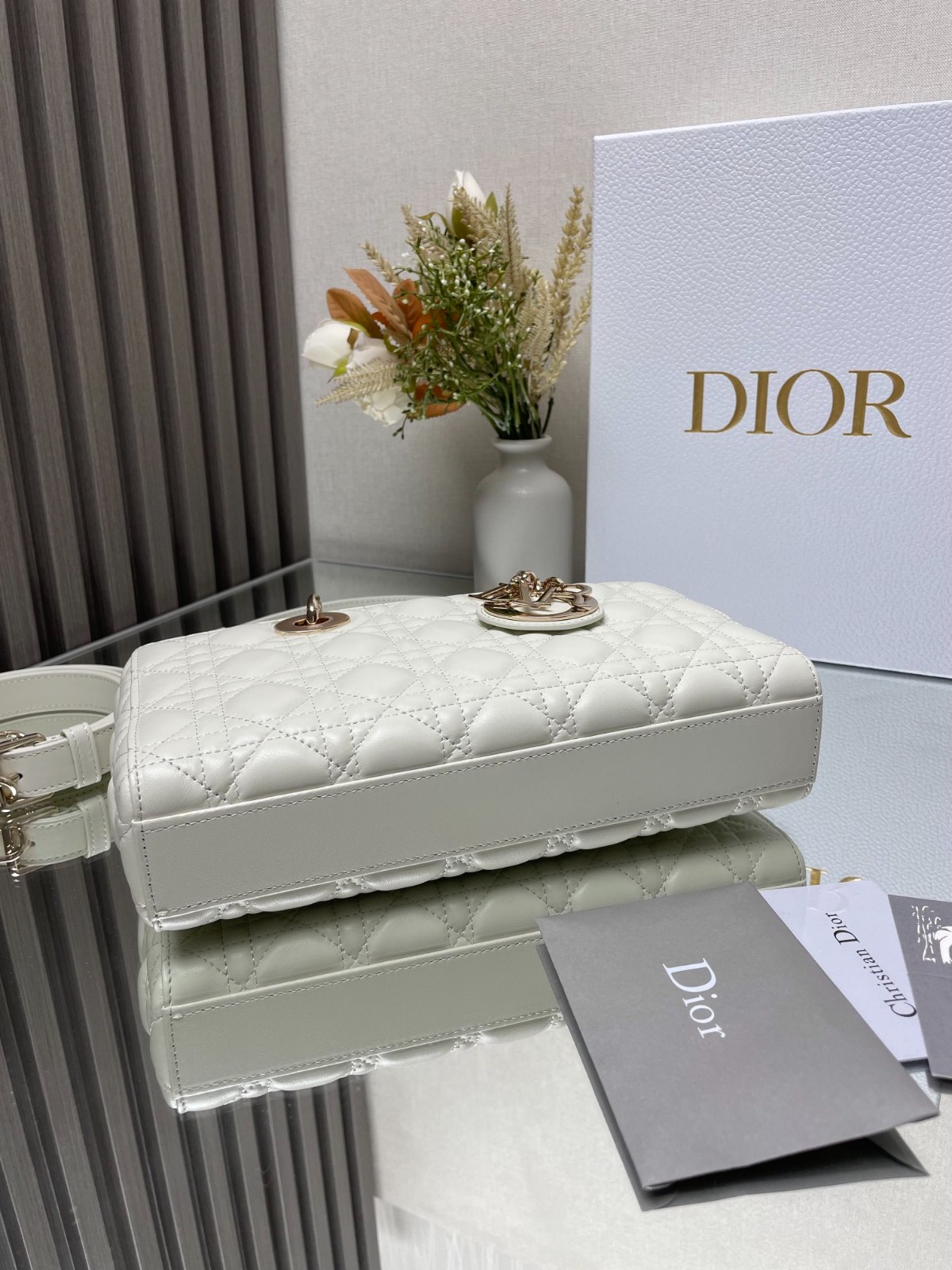 004 62123178 size 26×13.5×5 cm