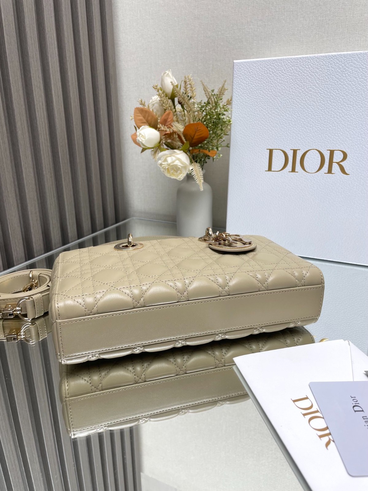 003 62123178 size 26×13.5×5 cm