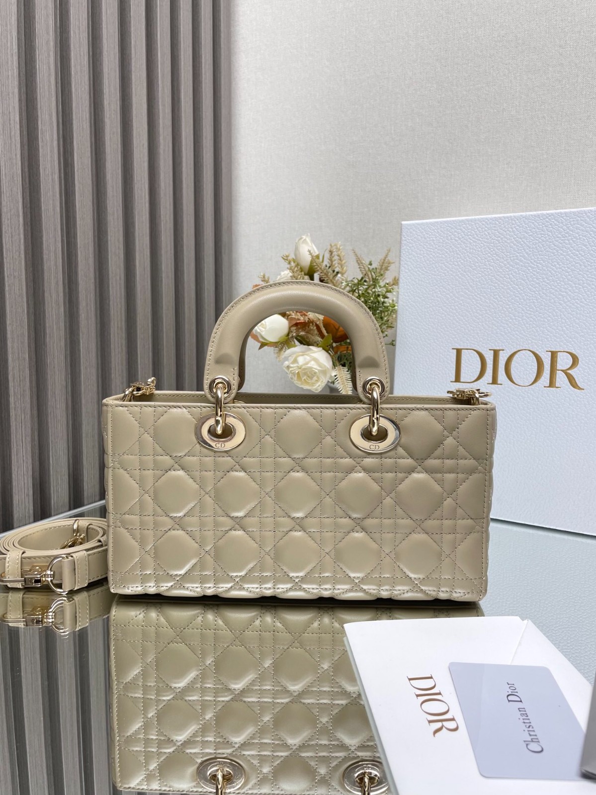 003 62123178 size 26×13.5×5 cm