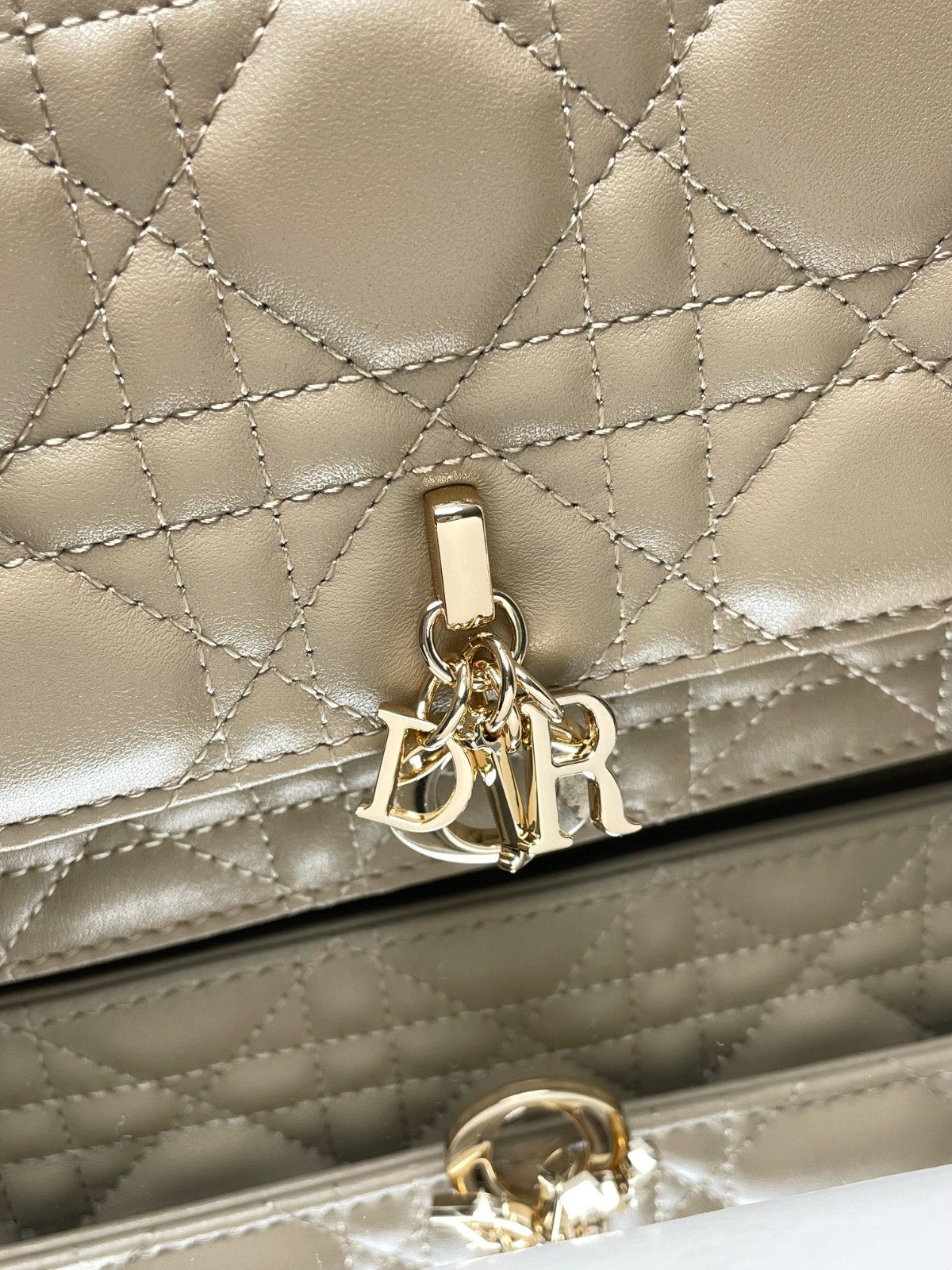 001 55123165 size 21x11.5x4.5cm