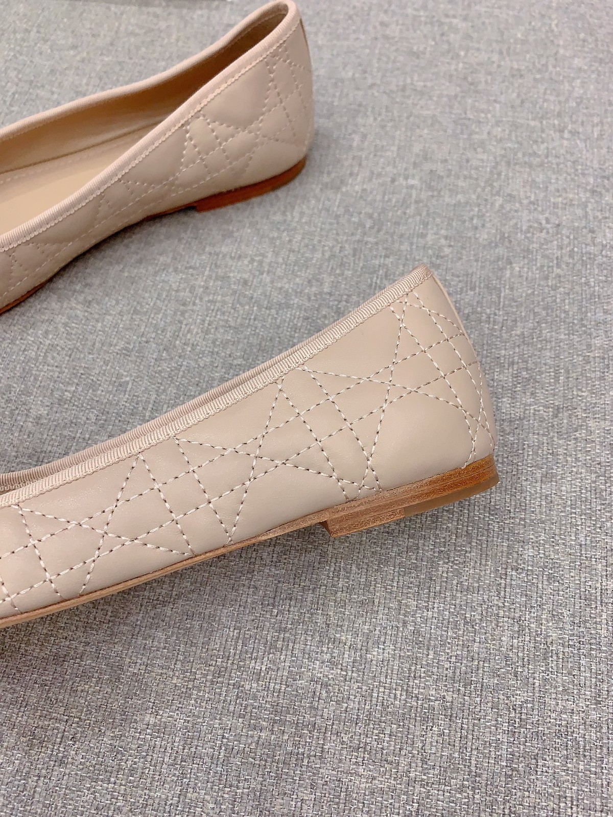 039 34123113 SIZE 35-40