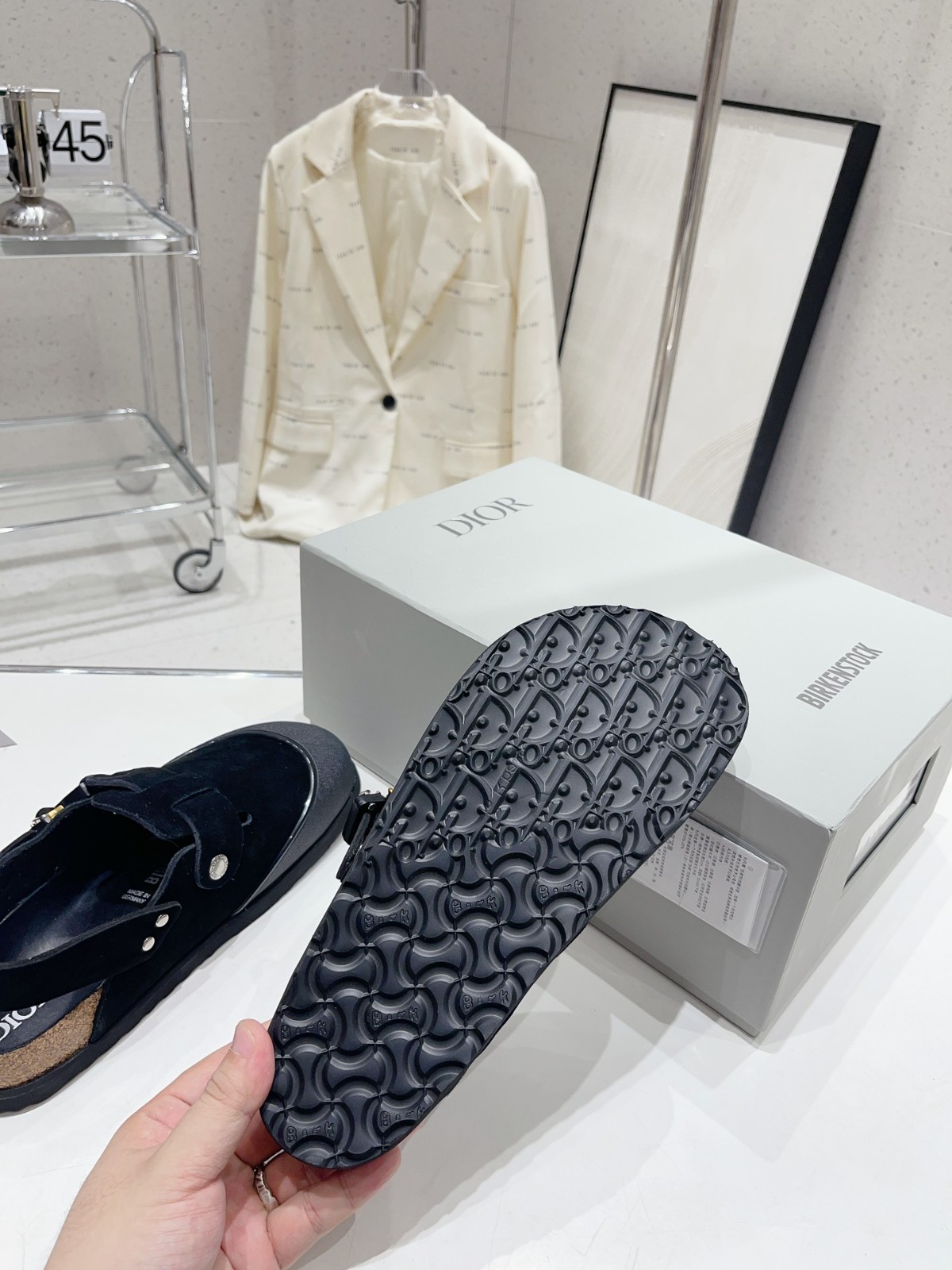 019 40123127 SIZE 35-46