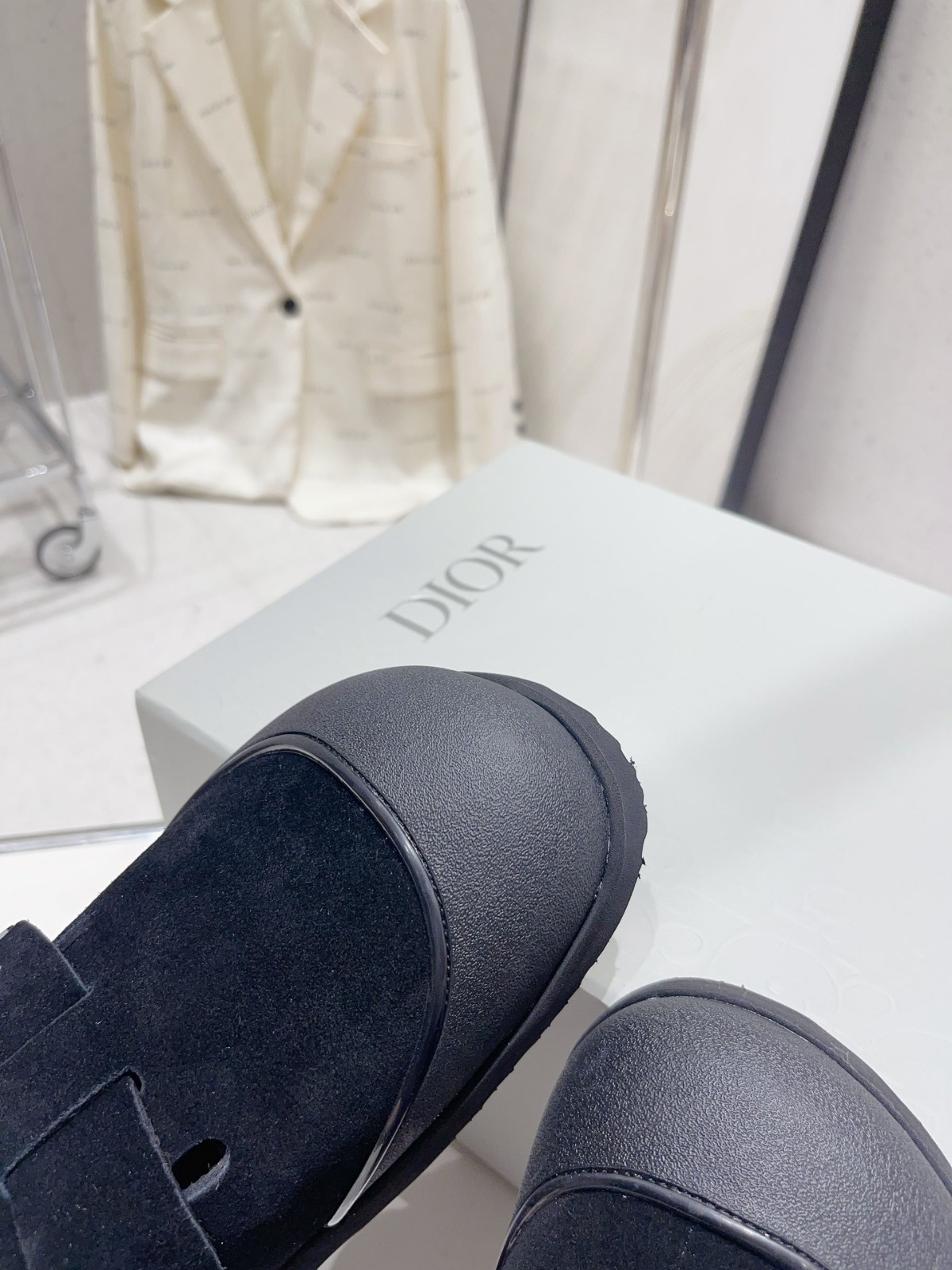 019 40123127 SIZE 35-46