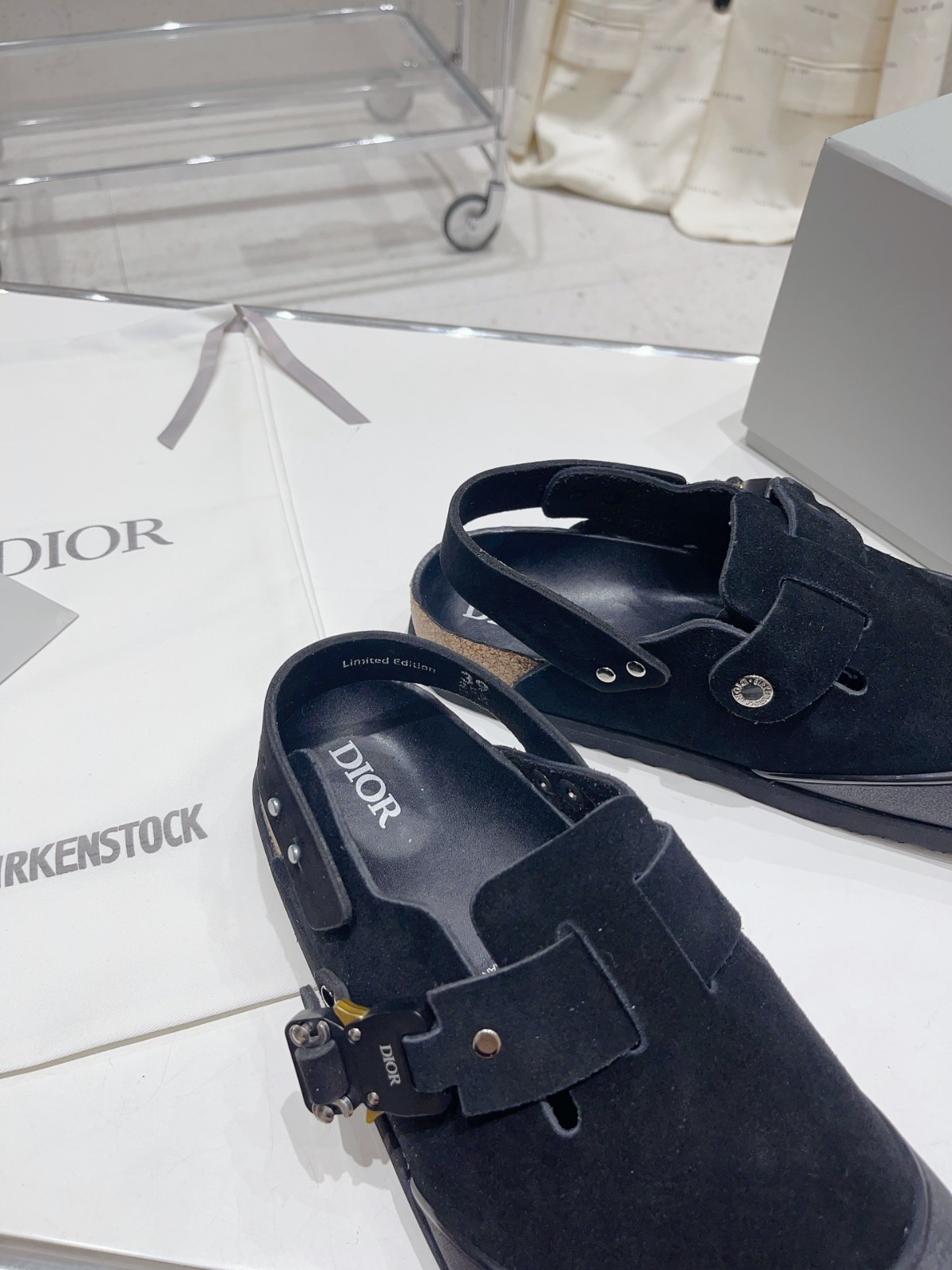 019 40123127 SIZE 35-46