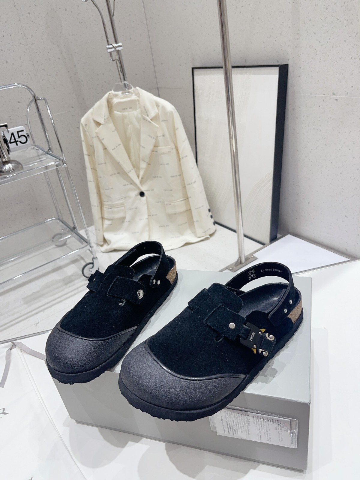 019 40123127 SIZE 35-46