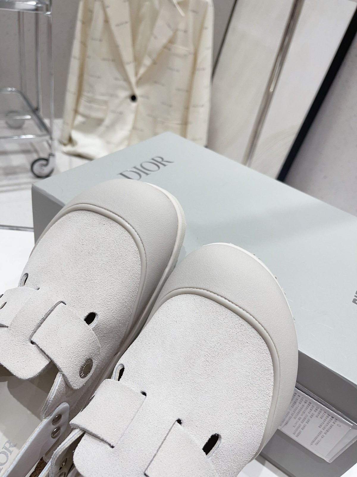 018 40123127 SIZE 35-46