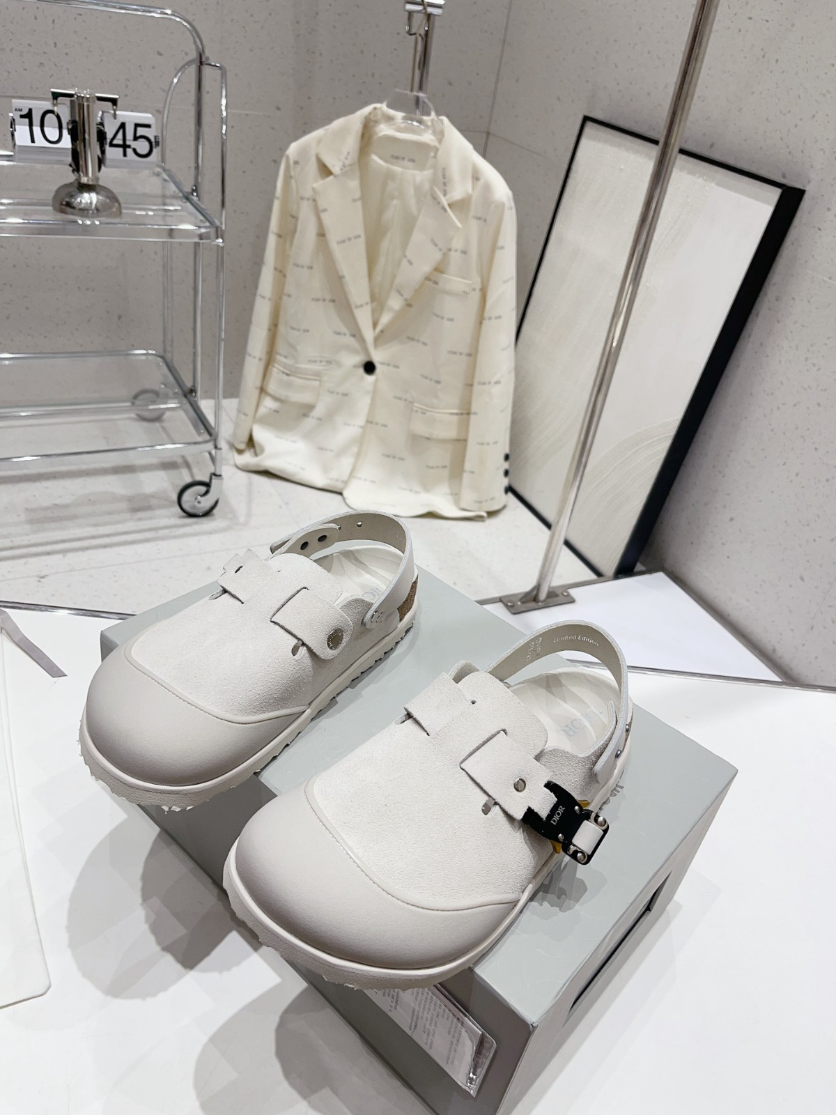 018 40123127 SIZE 35-46