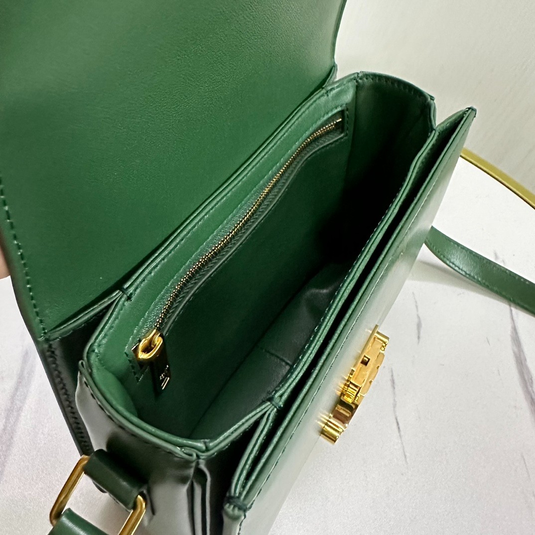 023 85123278 ;95123282 ( size18x14x5cm;size22x16x7cm)
