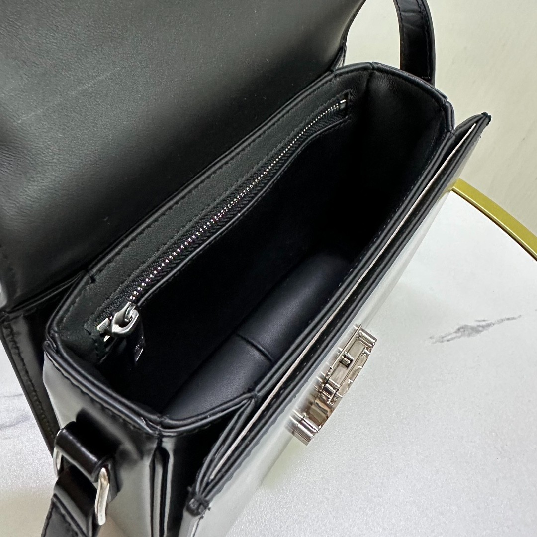 019 85123278 ;95123282 ( size18x14x5cm;size22x16x7cm)